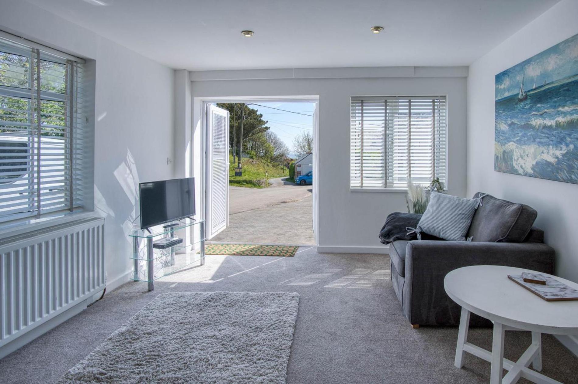 Sea Breeze Apt 1 - 1 Bedroom - Horton Beach