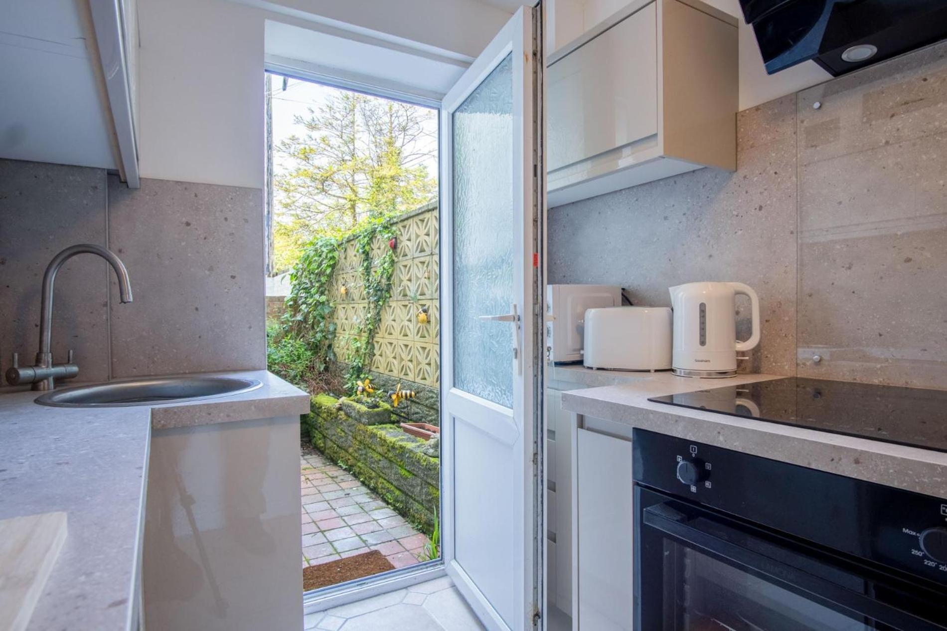 Sea Breeze Apt 1 - 1 Bedroom - Horton Beach