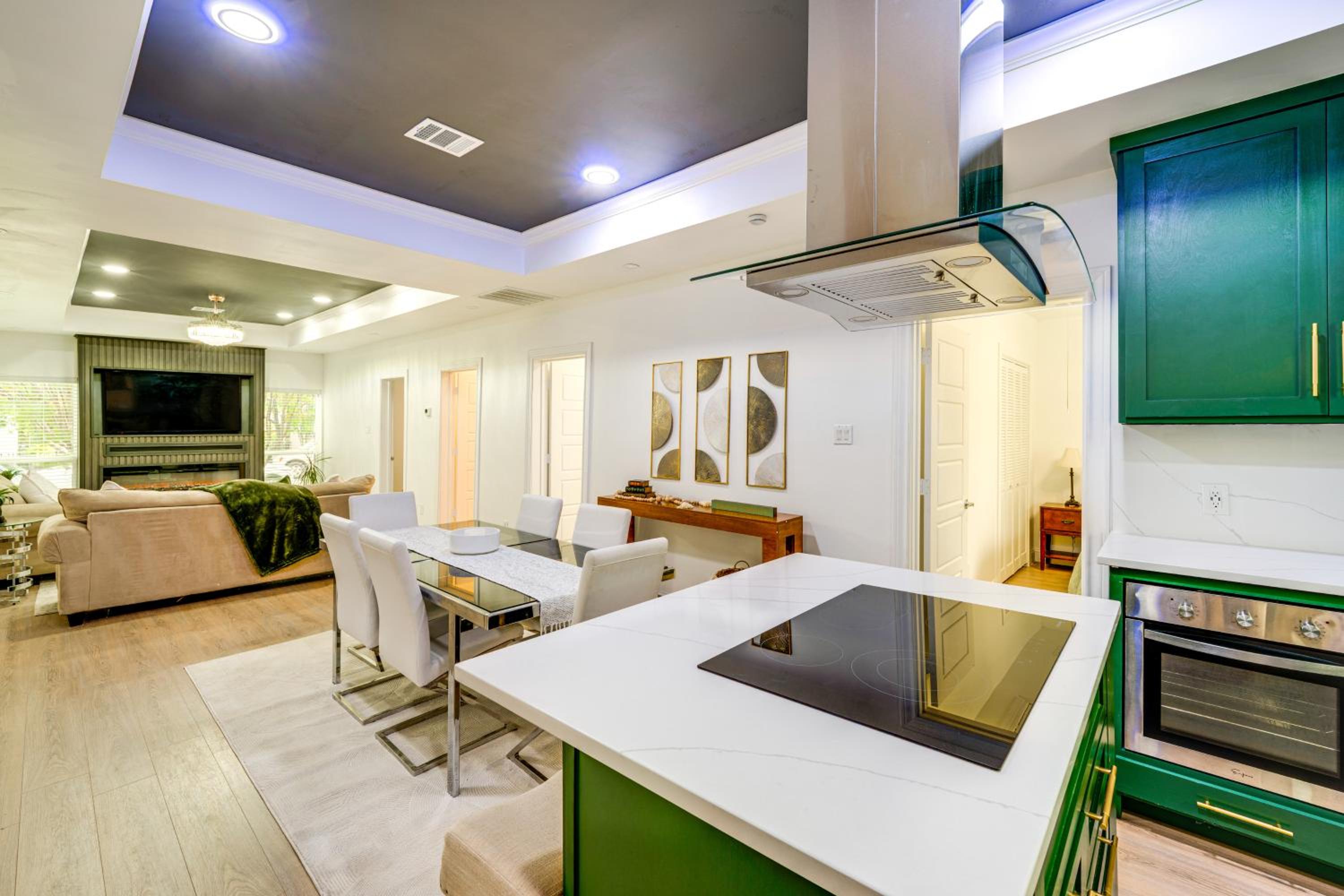 5 Mi to Dtwn Dallas Home with Patio and Fire Pit!