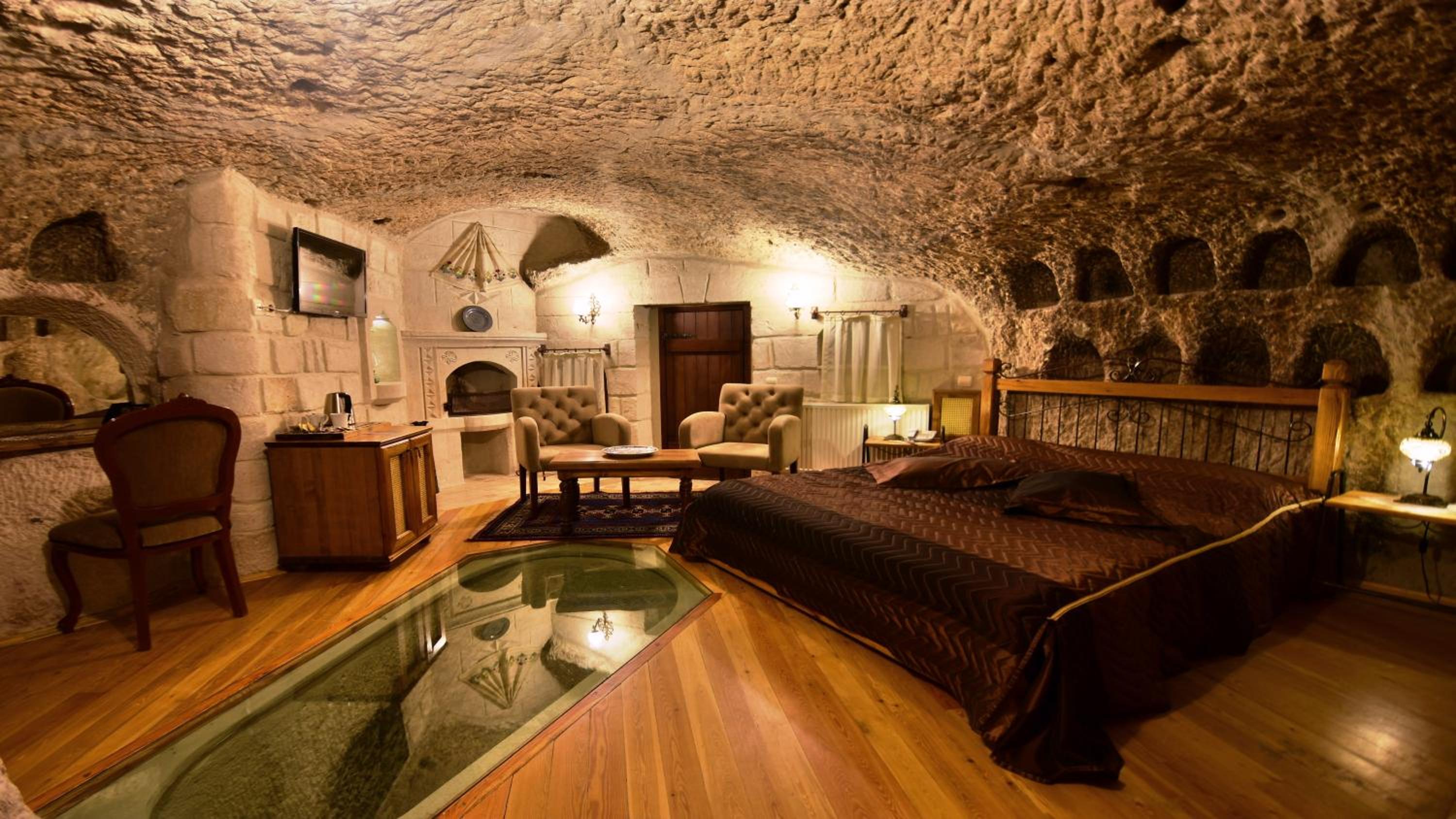Harman Cave Hotel - Image 85