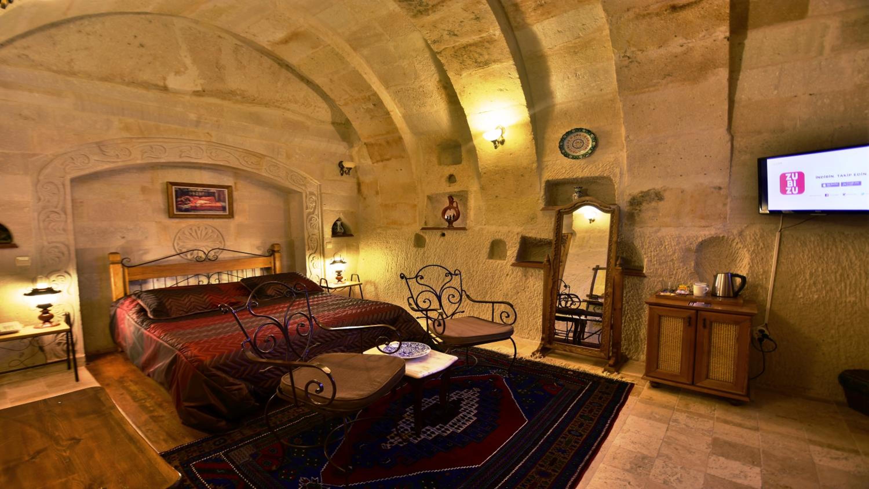 Harman Cave Hotel - Image 86