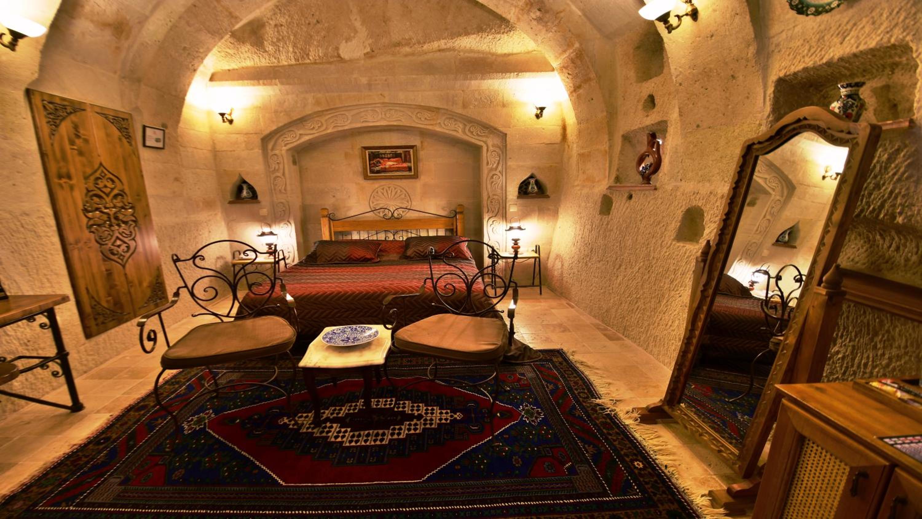 Harman Cave Hotel - Image 87