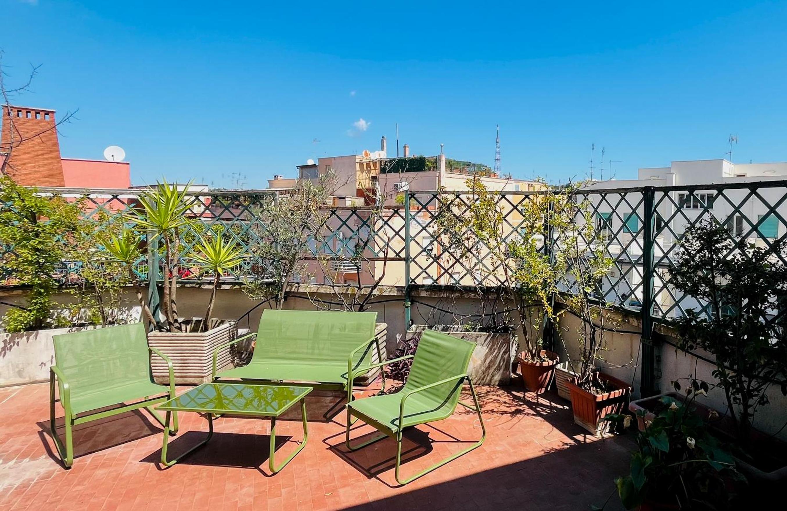Pinuz Guest House