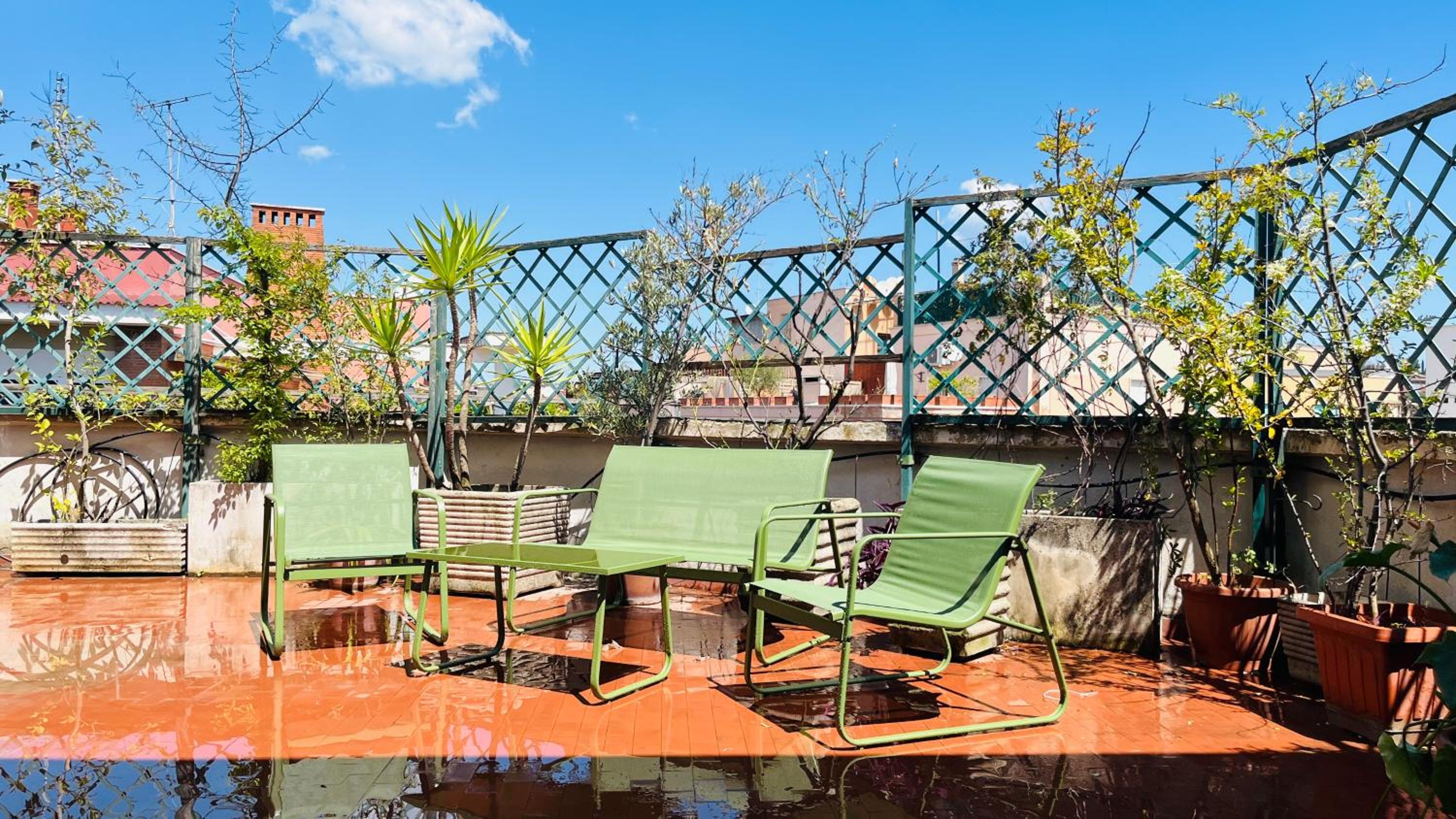 Pinuz Guest House