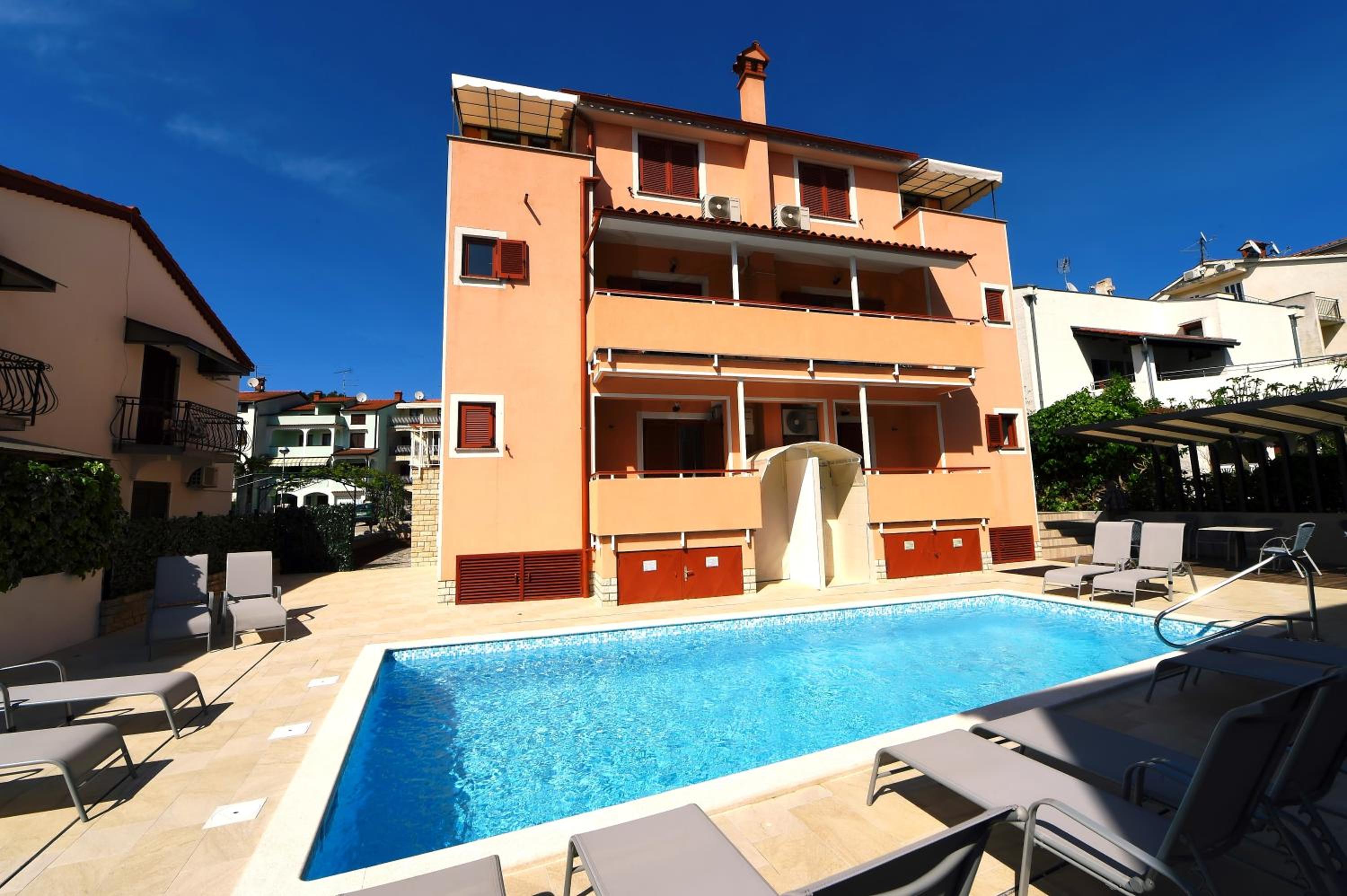 Apartments Zdjelar
