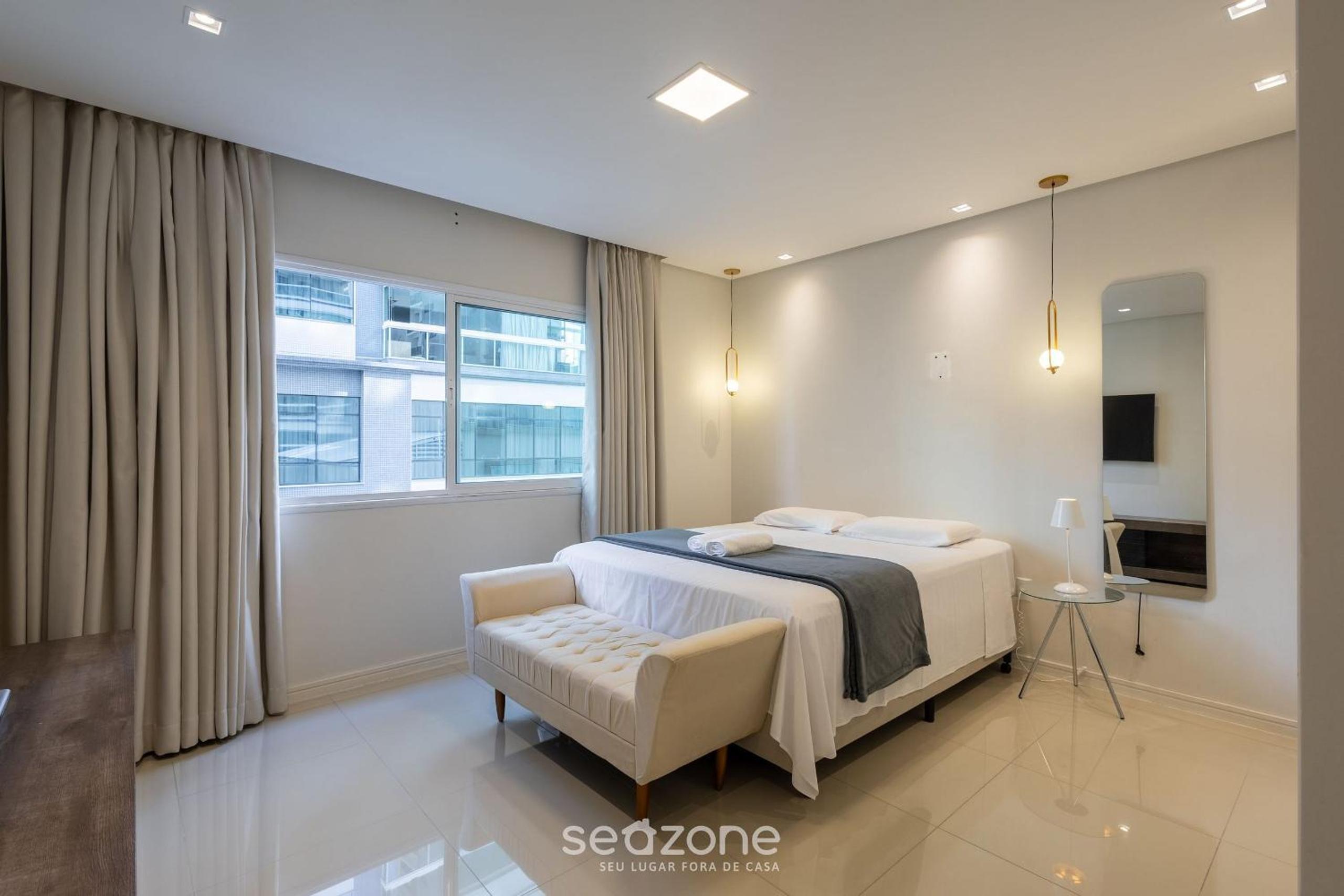 Modern and Exclusive Apartments in Meia Praia, 450m from the Beach - EST