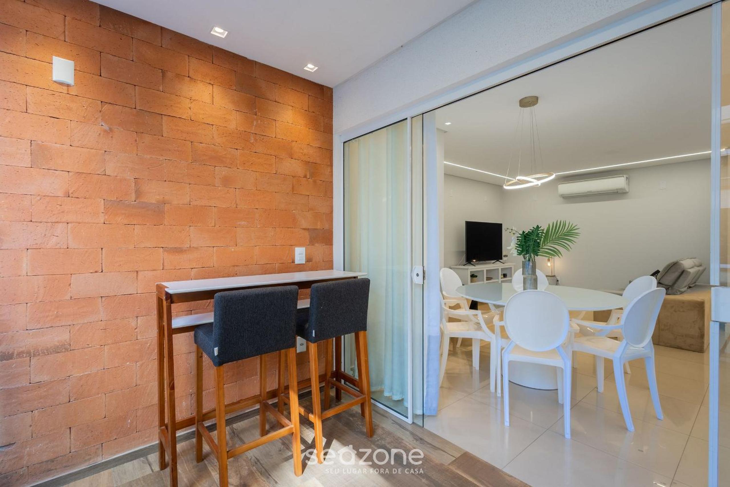 Modern and Exclusive Apartments in Meia Praia, 450m from the Beach - EST