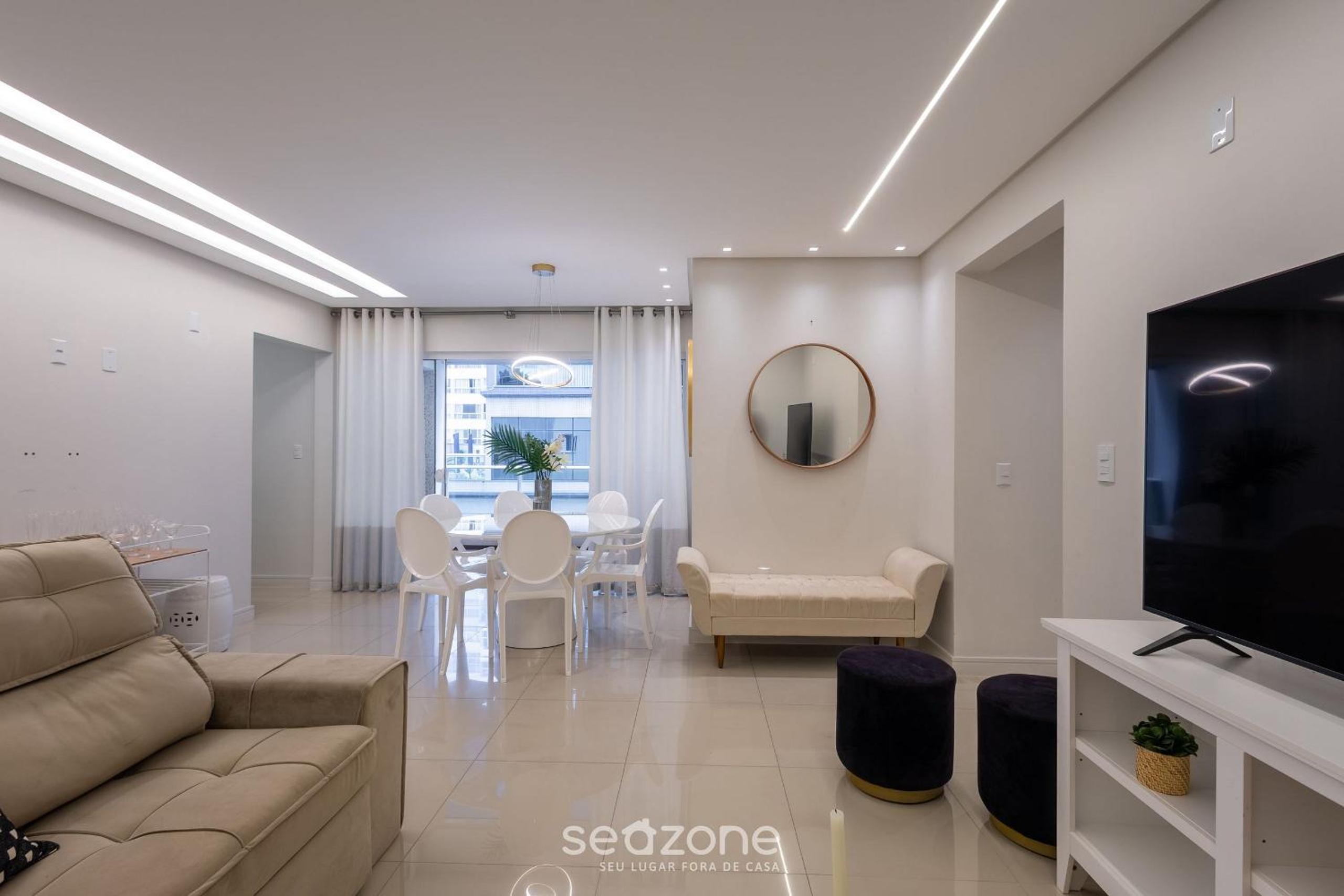 Modern and Exclusive Apartments in Meia Praia, 450m from the Beach - EST