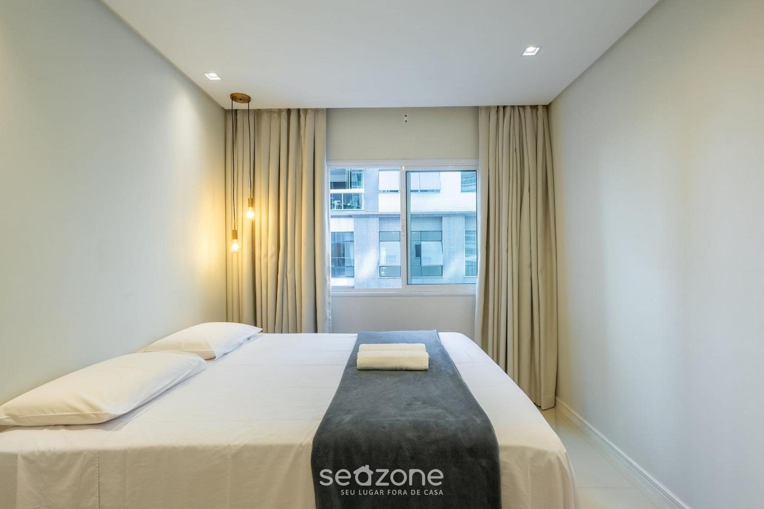 Modern and Exclusive Apartments in Meia Praia, 450m from the Beach - EST