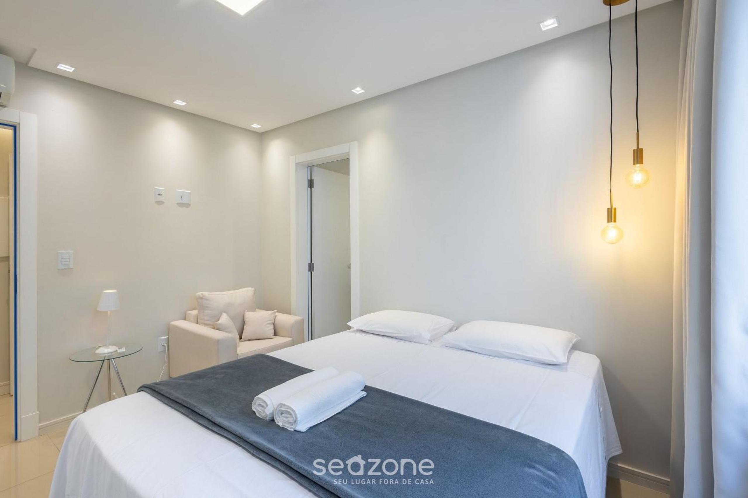 Modern and Exclusive Apartments in Meia Praia, 450m from the Beach - EST