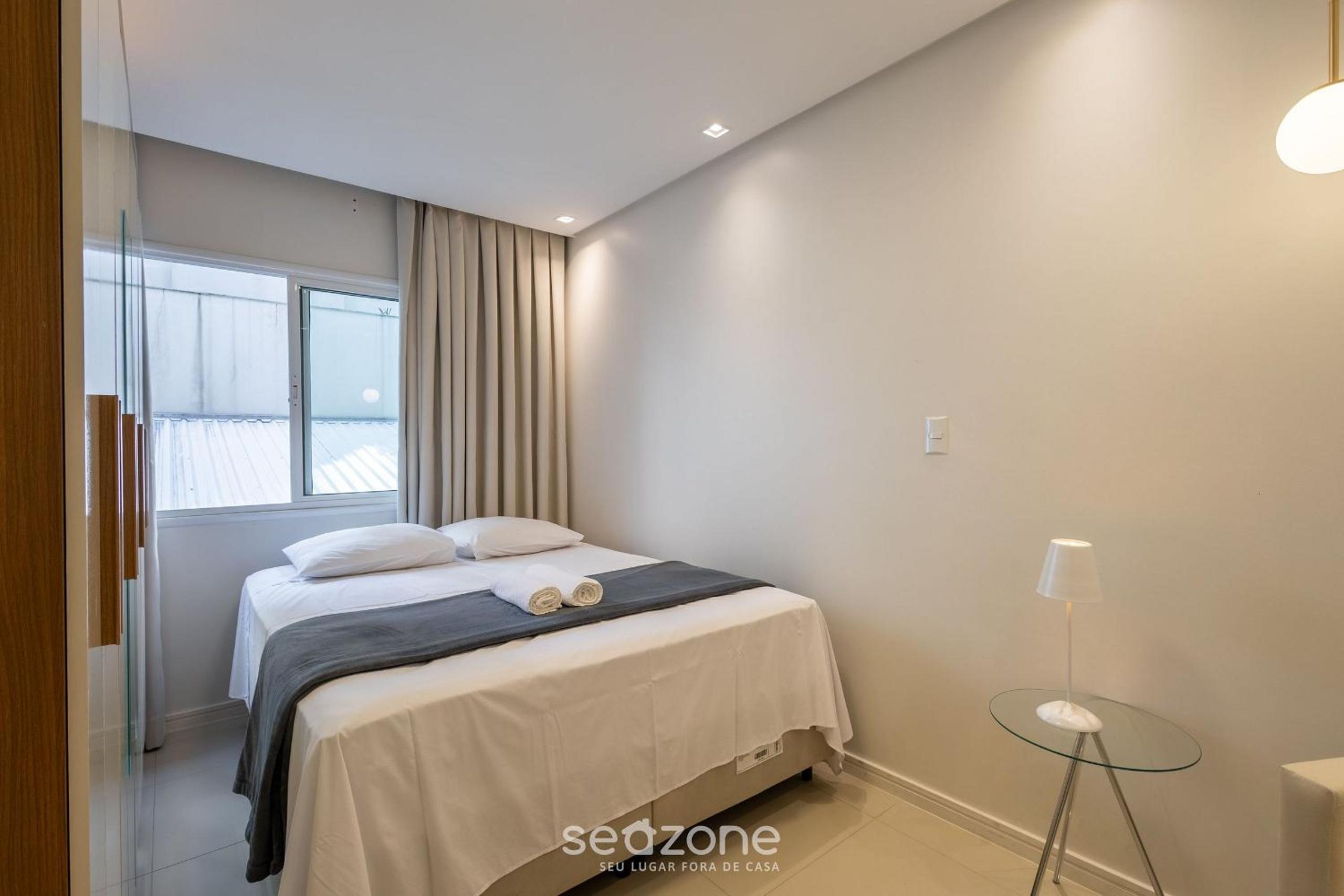 Modern and Exclusive Apartments in Meia Praia, 450m from the Beach - EST