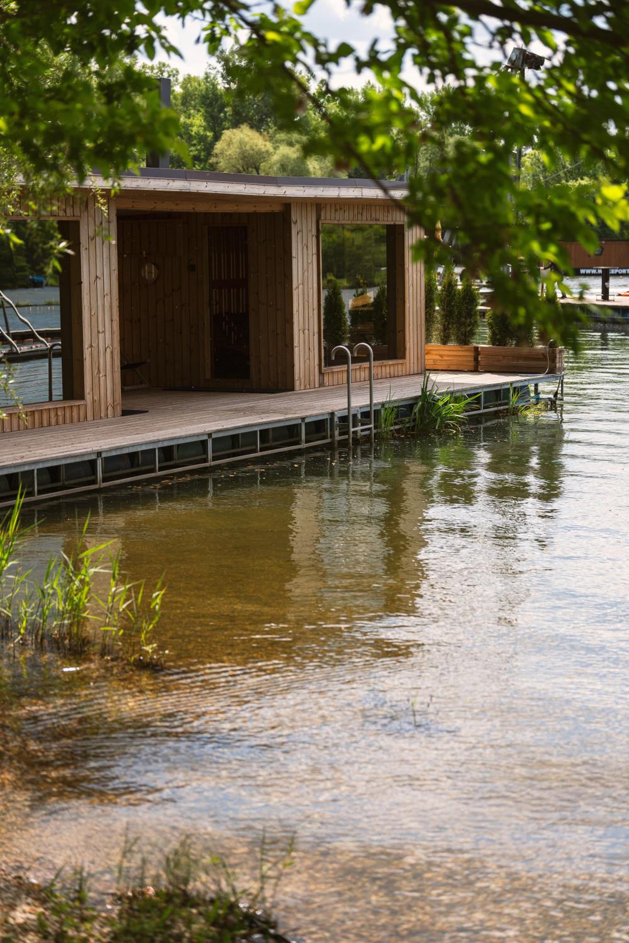 House Boat s výhledem na Wake Port