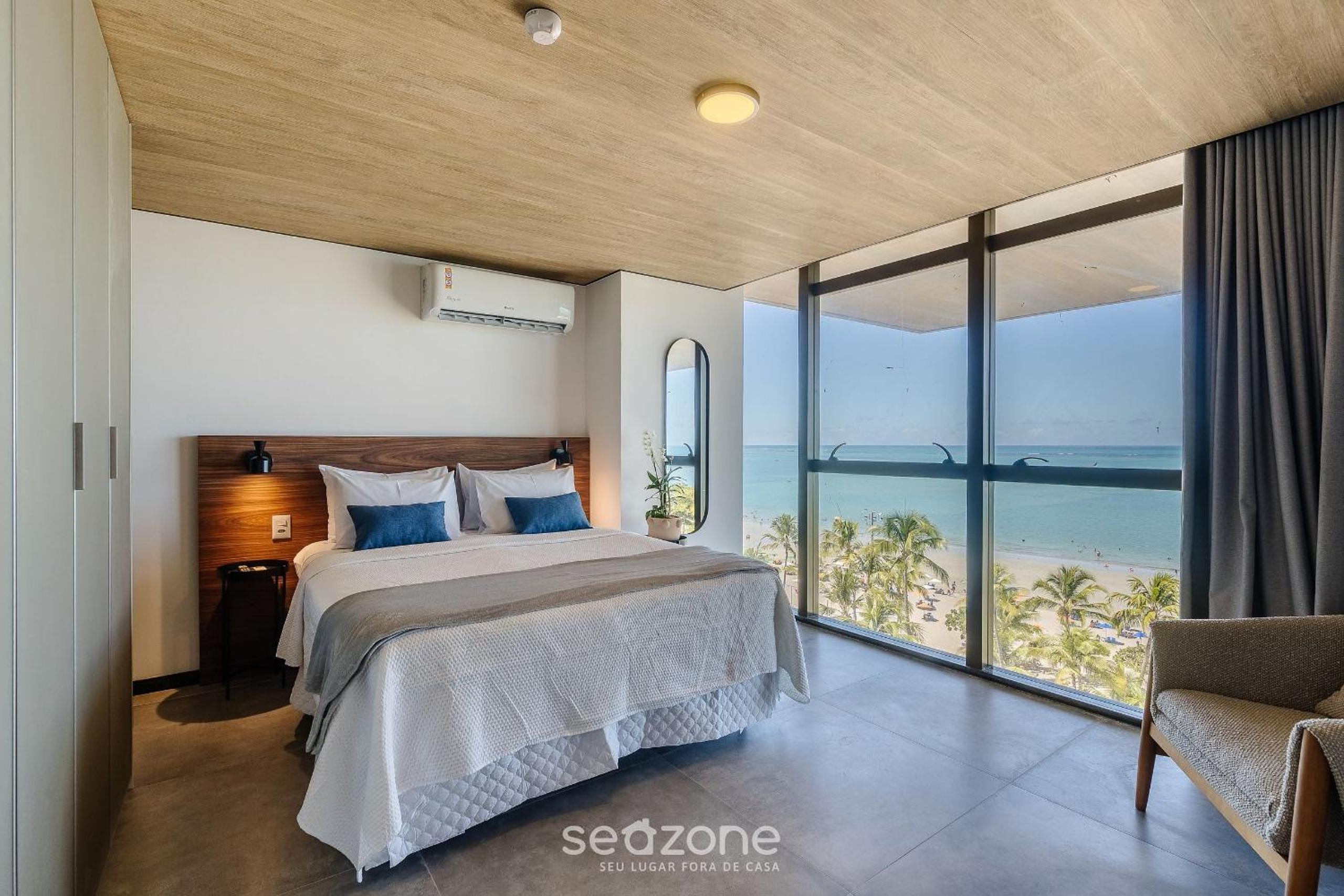 NWTs - Studios in Building with Sea View