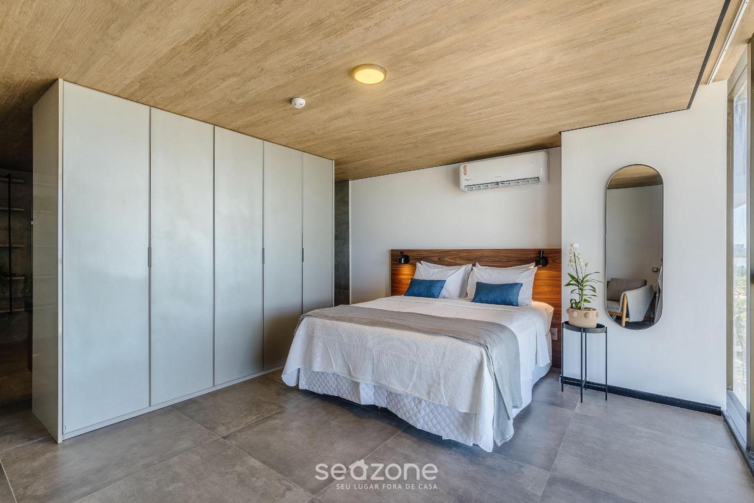 NWTs - Studios in Building with Sea View