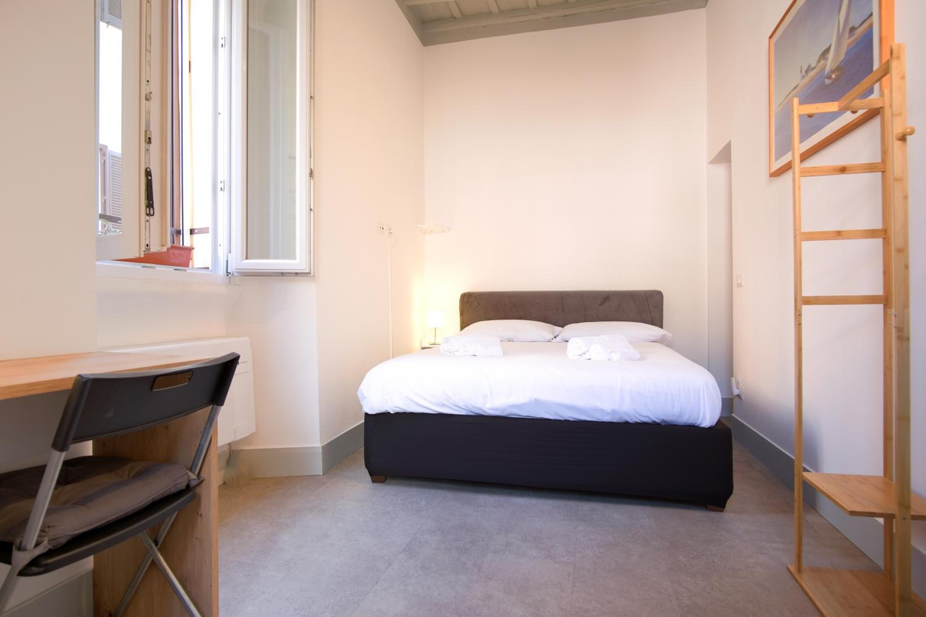 Elegantis Trastevere Modern Apartment - Comfort in Rome Most Charming District