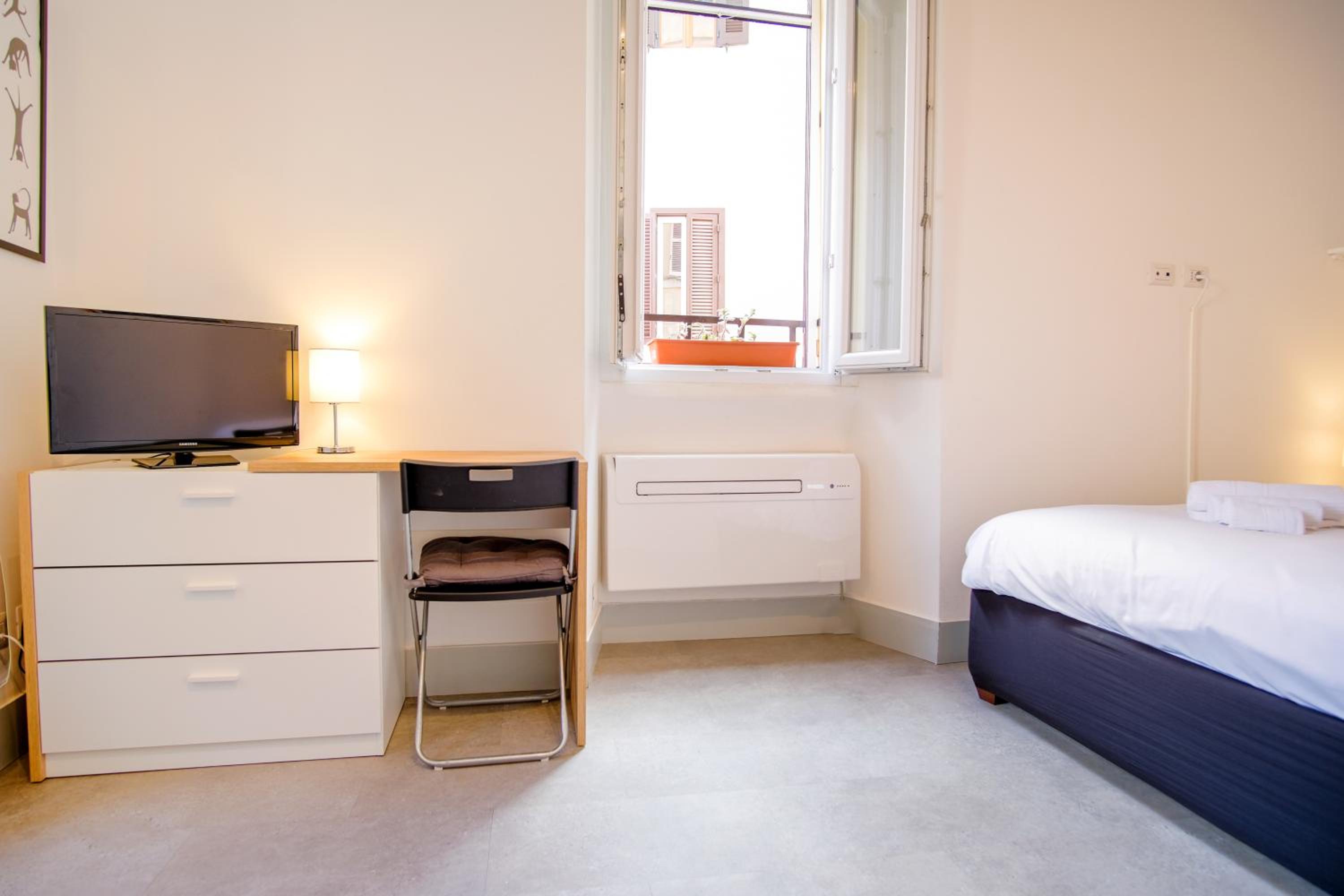 Elegantis Trastevere Modern Apartment - Comfort in Rome Most Charming District