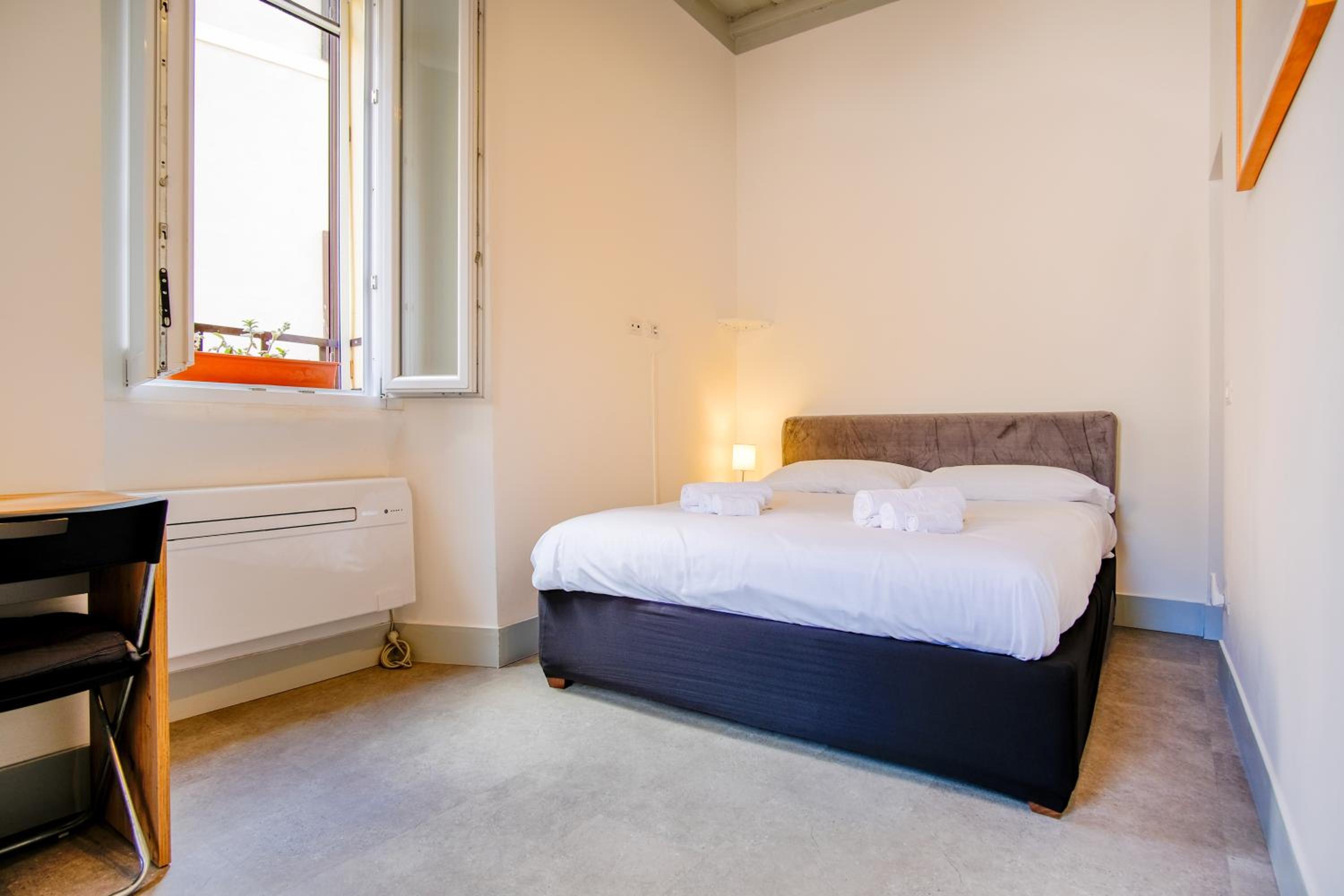 Elegantis Trastevere Modern Apartment - Comfort in Rome Most Charming District