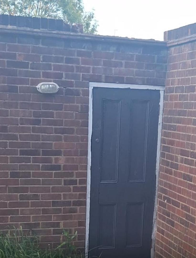 Cosy 2-bed Maisonette with Private Garage in Wembley