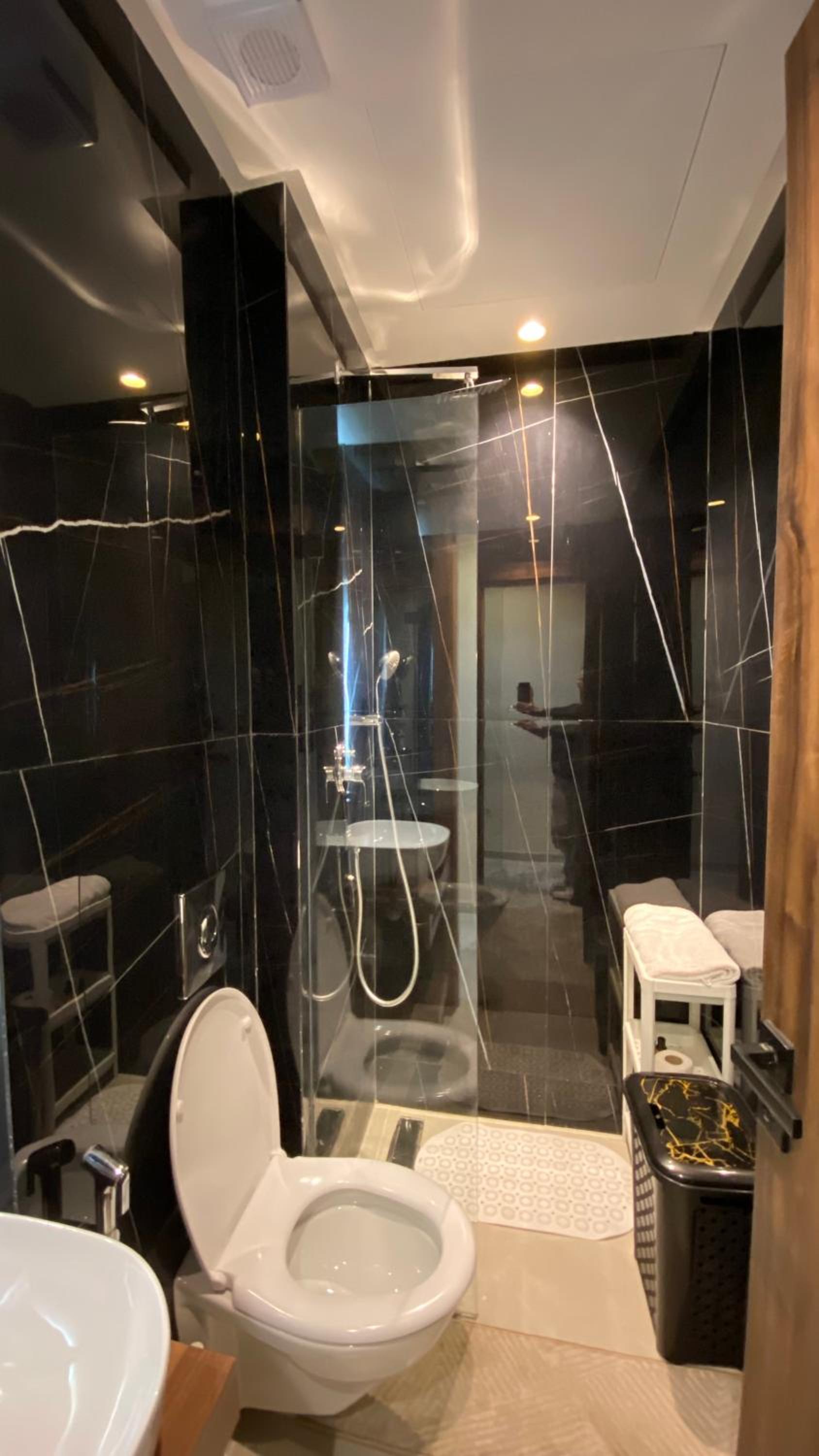 Modern & Fully equipped 1BDR Flats in Palmiers Central Casablanca with Terrace & Parking