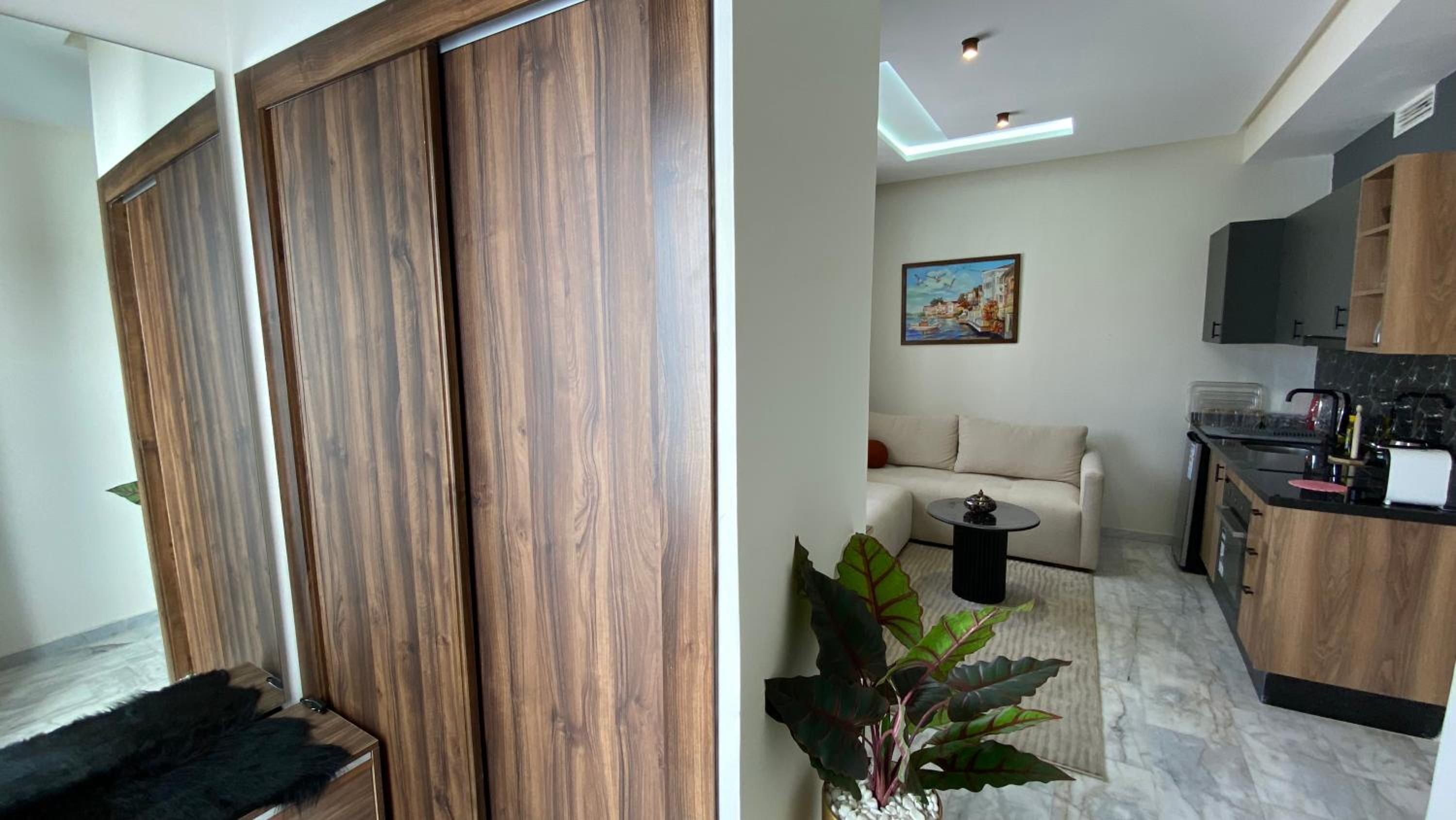 Modern & Fully equipped 1BDR Flats in Palmiers Central Casablanca with Terrace & Parking