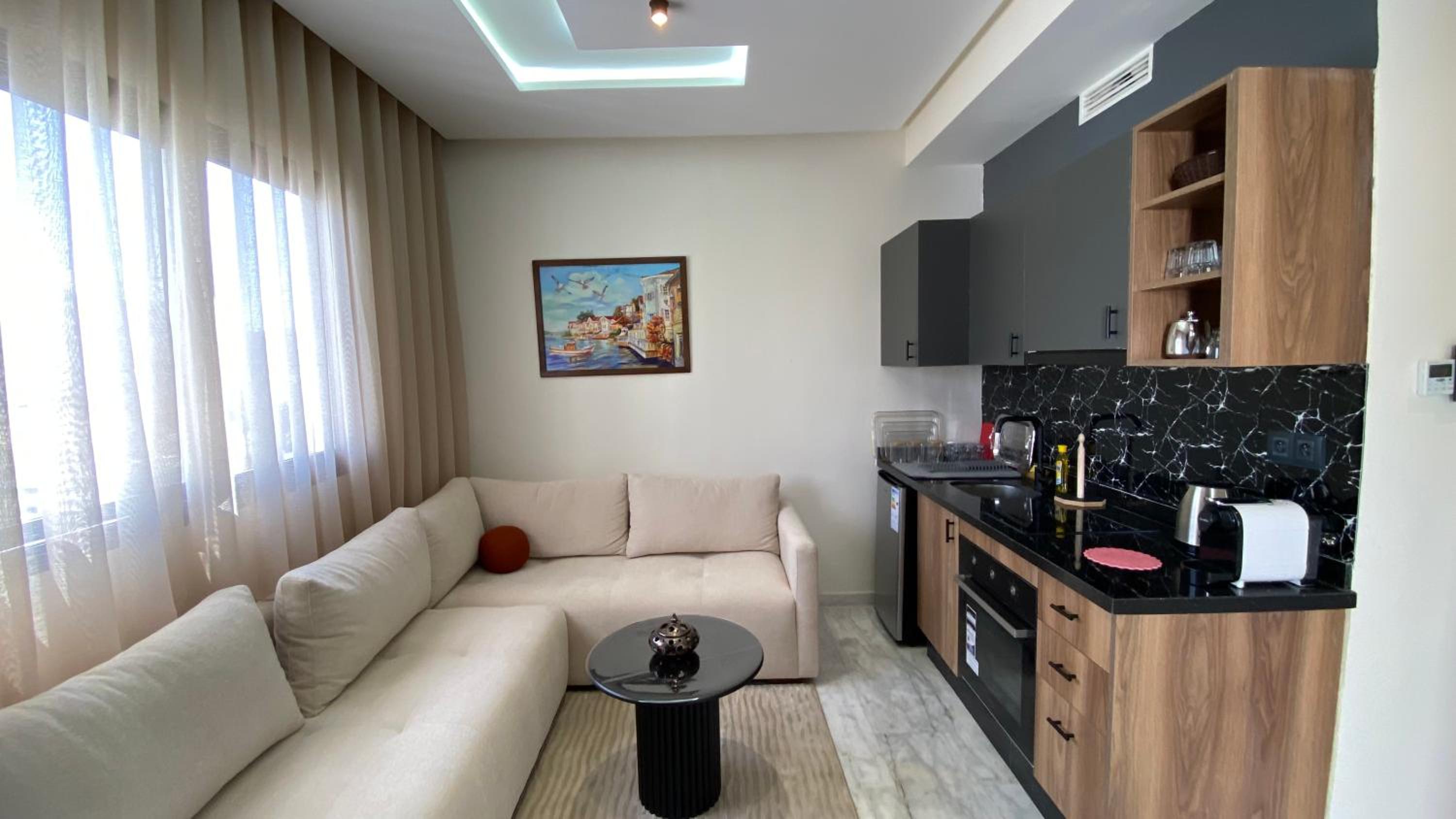 Modern & Fully equipped 1BDR Flats in Palmiers Central Casablanca with Terrace & Parking