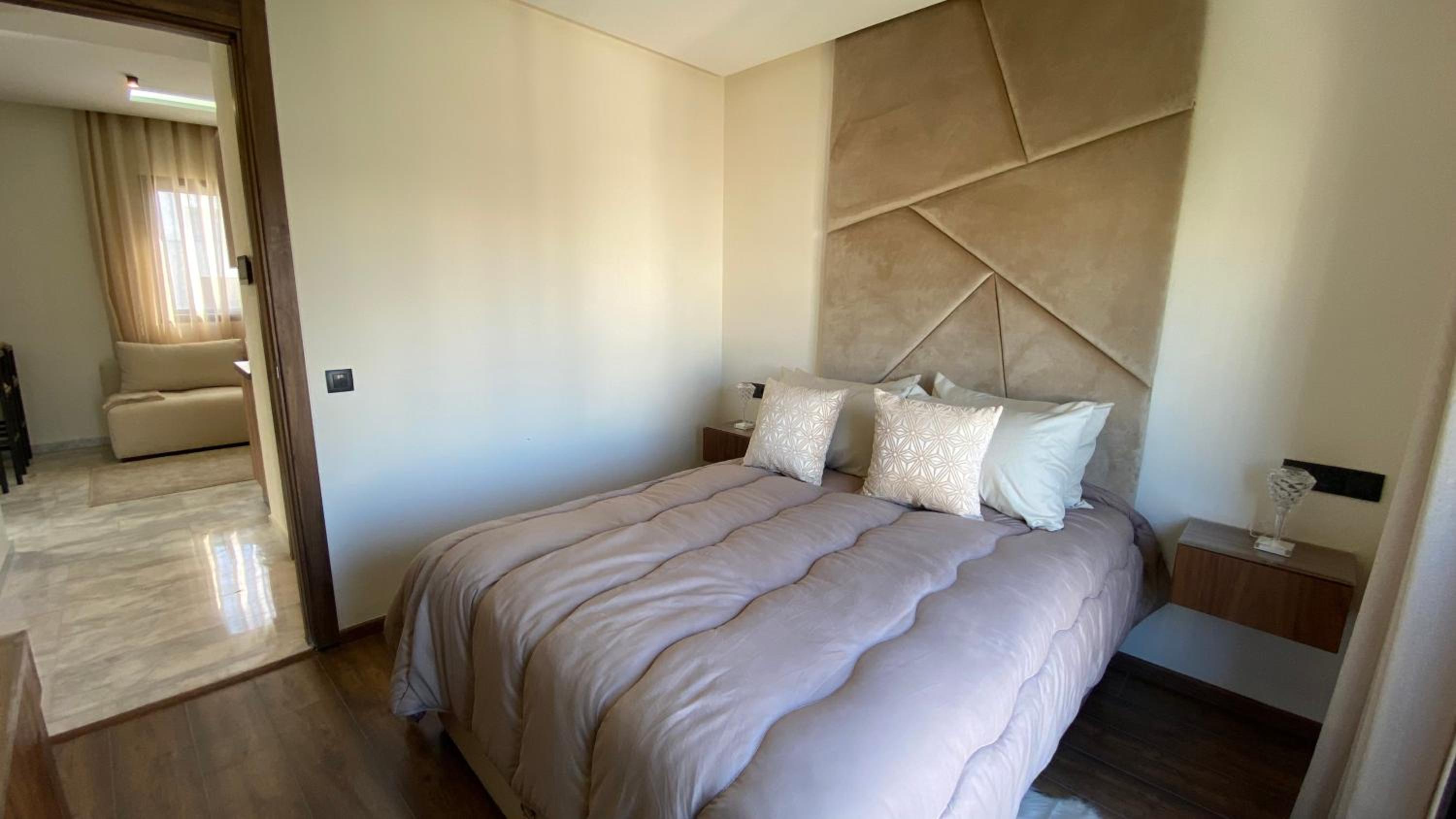 Modern & Fully equipped 1BDR Flats in Palmiers Central Casablanca with Terrace & Parking