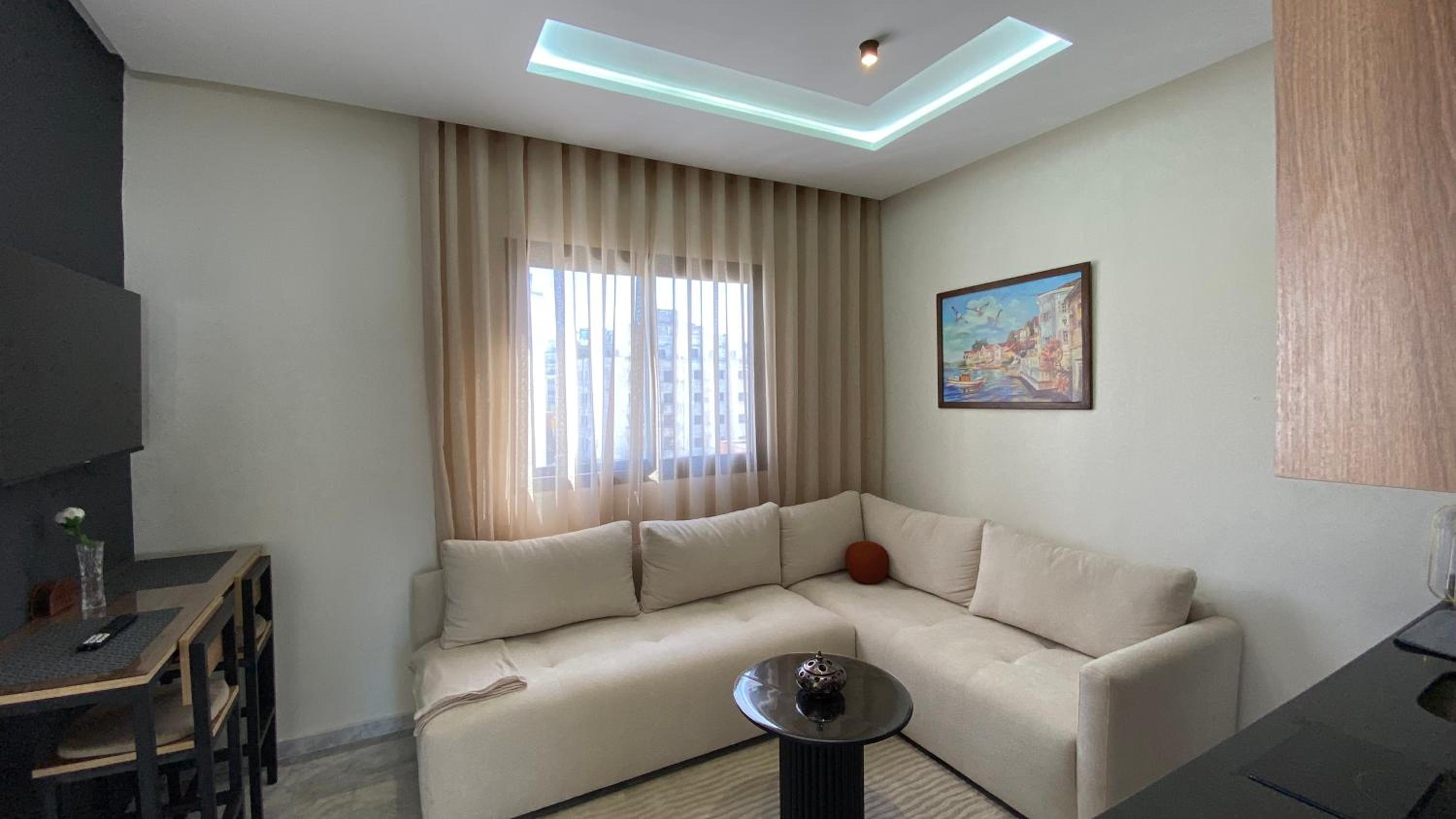 Modern & Fully equipped 1BDR Flats in Palmiers Central Casablanca with Terrace & Parking