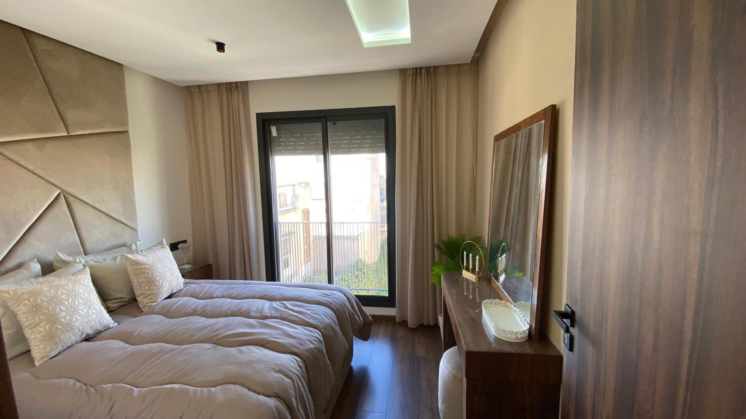 Modern & Fully equipped 1BDR Flats in Palmiers Central Casablanca with Terrace & Parking
