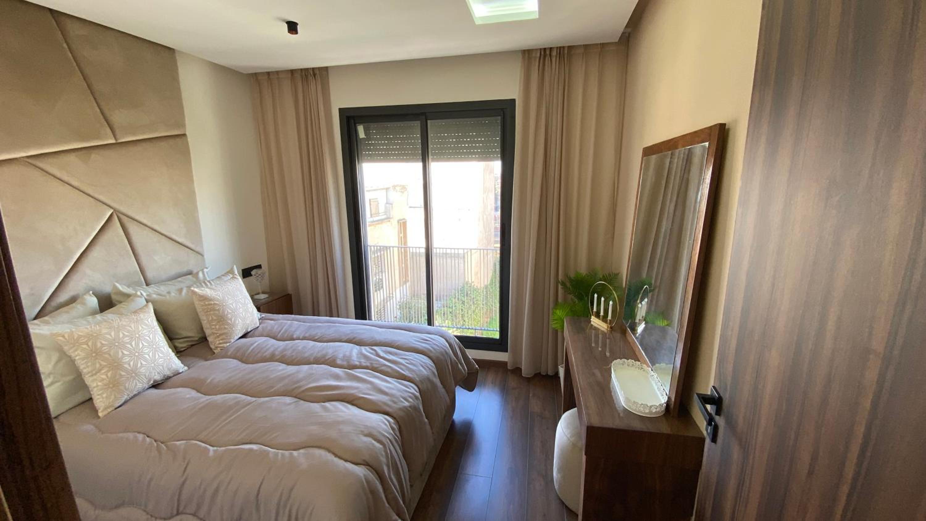 Modern & Fully equipped 1BDR Flats in Palmiers Central Casablanca with Terrace & Parking