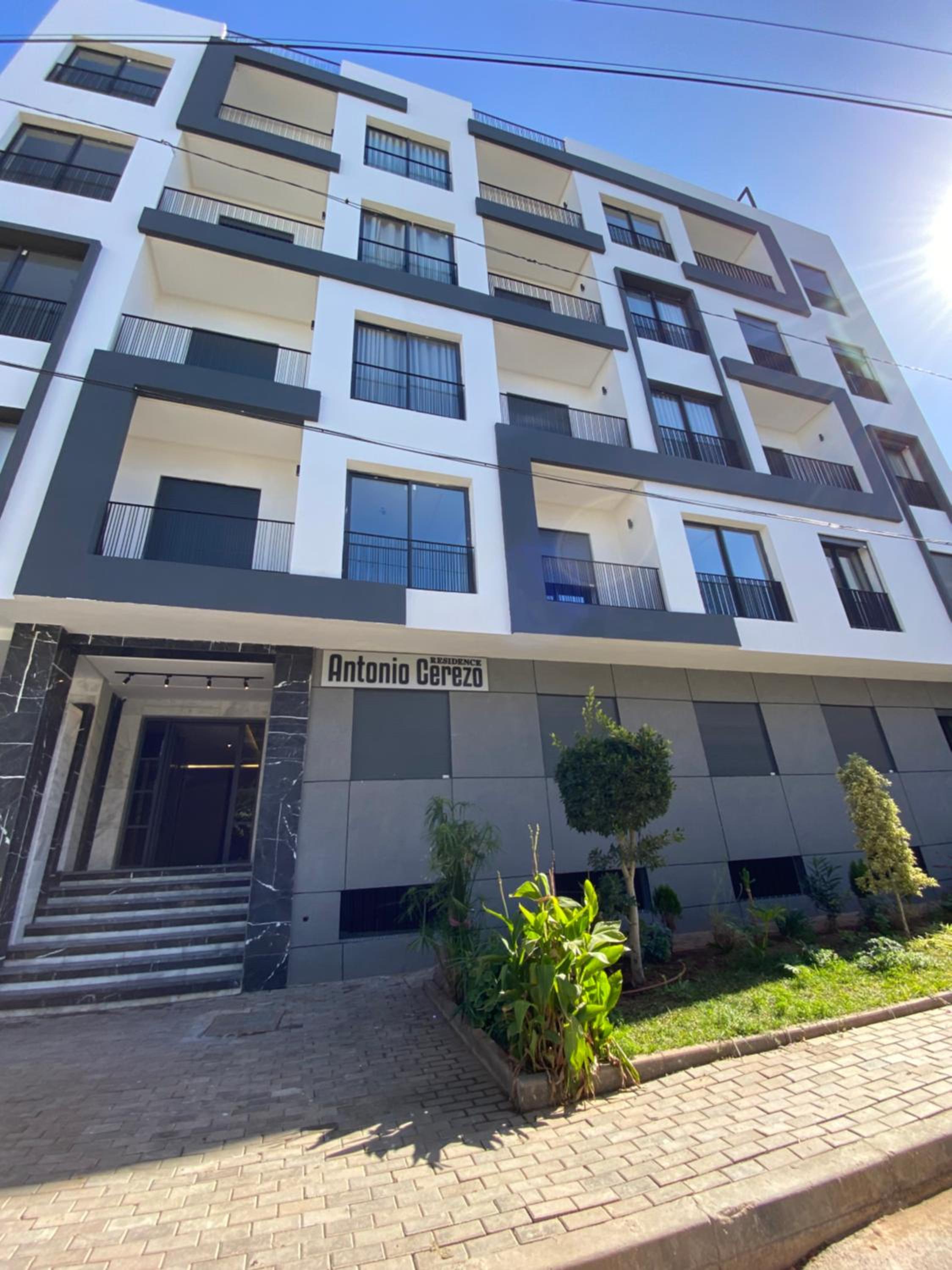 Modern & Fully equipped 1BDR Flats in Palmiers Central Casablanca with Terrace & Parking