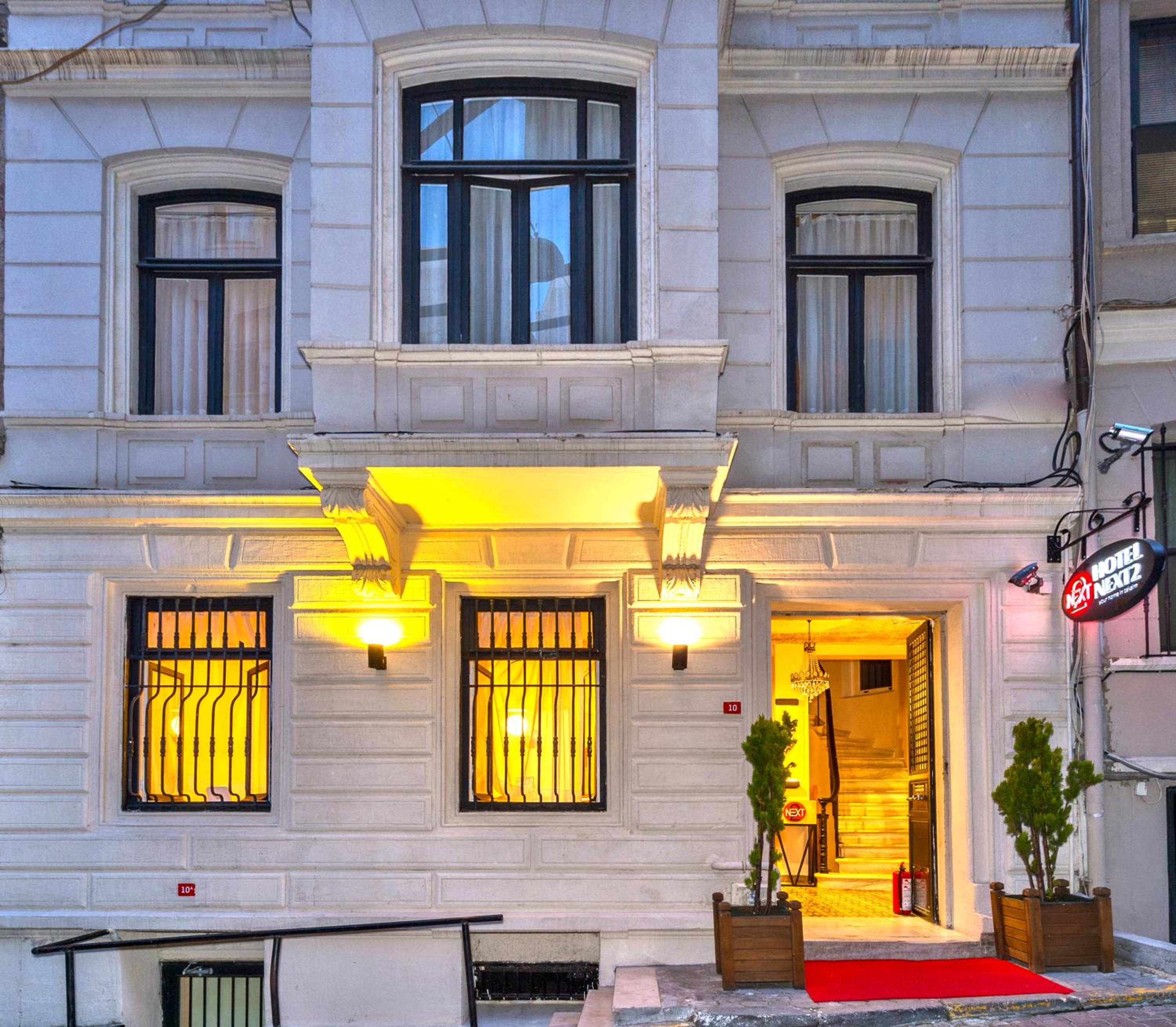 Hotel Next2 becomes Next2 Otel. - Image 49