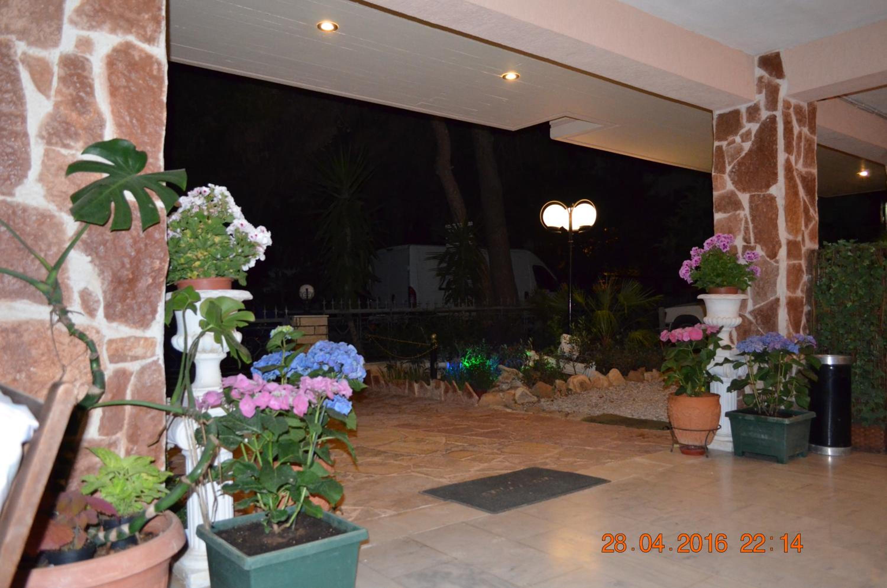 Apartments Zoumperi