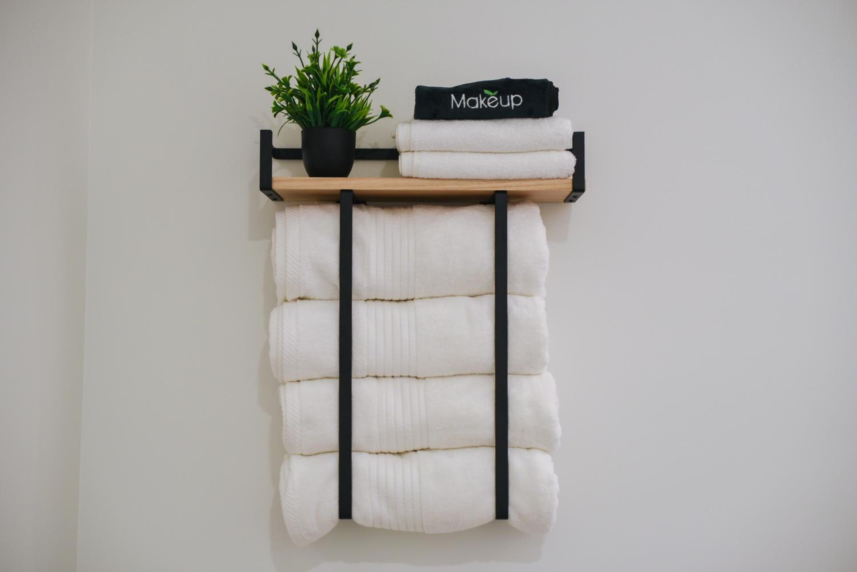 LUX Studio King Bed Free Parking Gym New