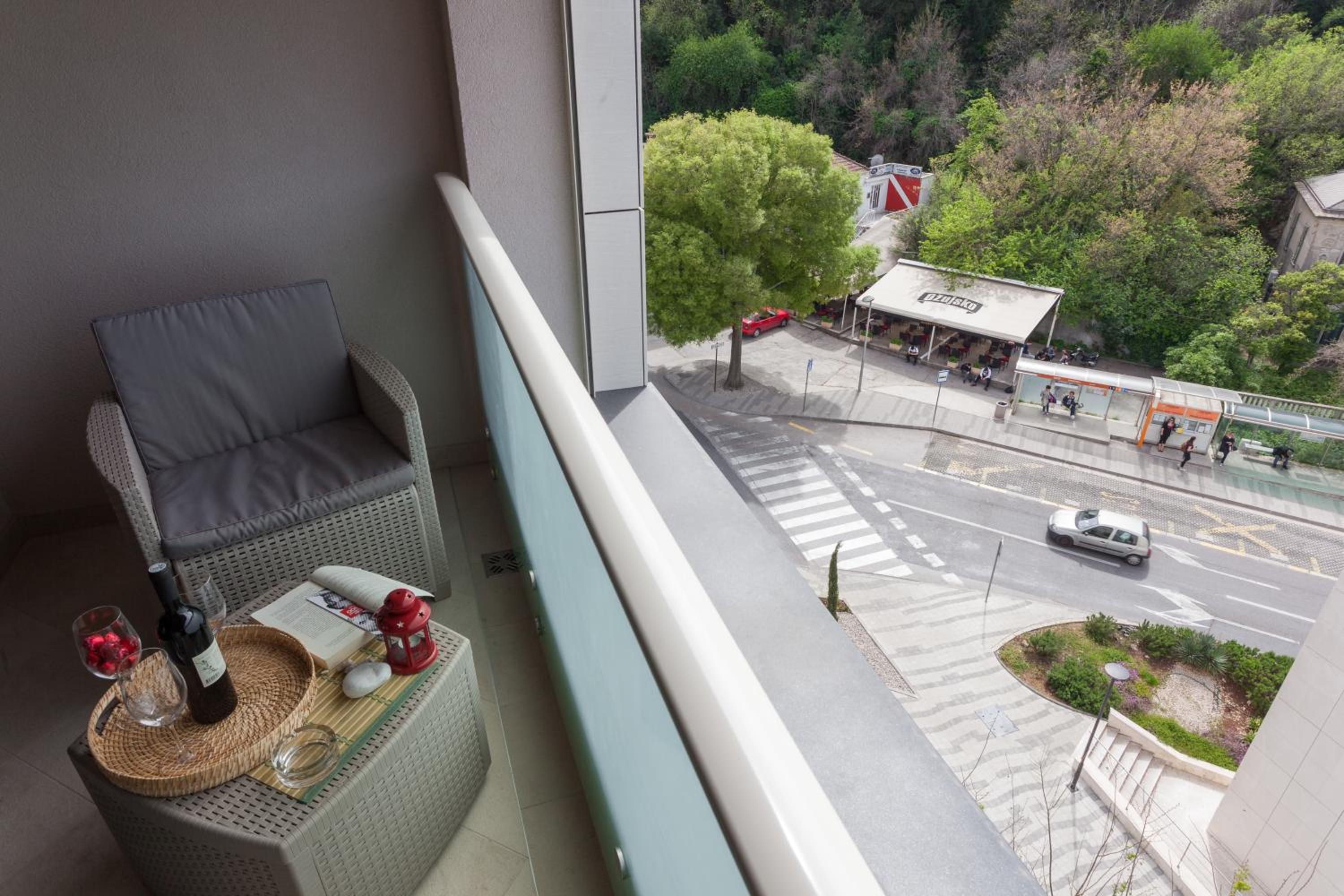 Apartment Navigatio with parking