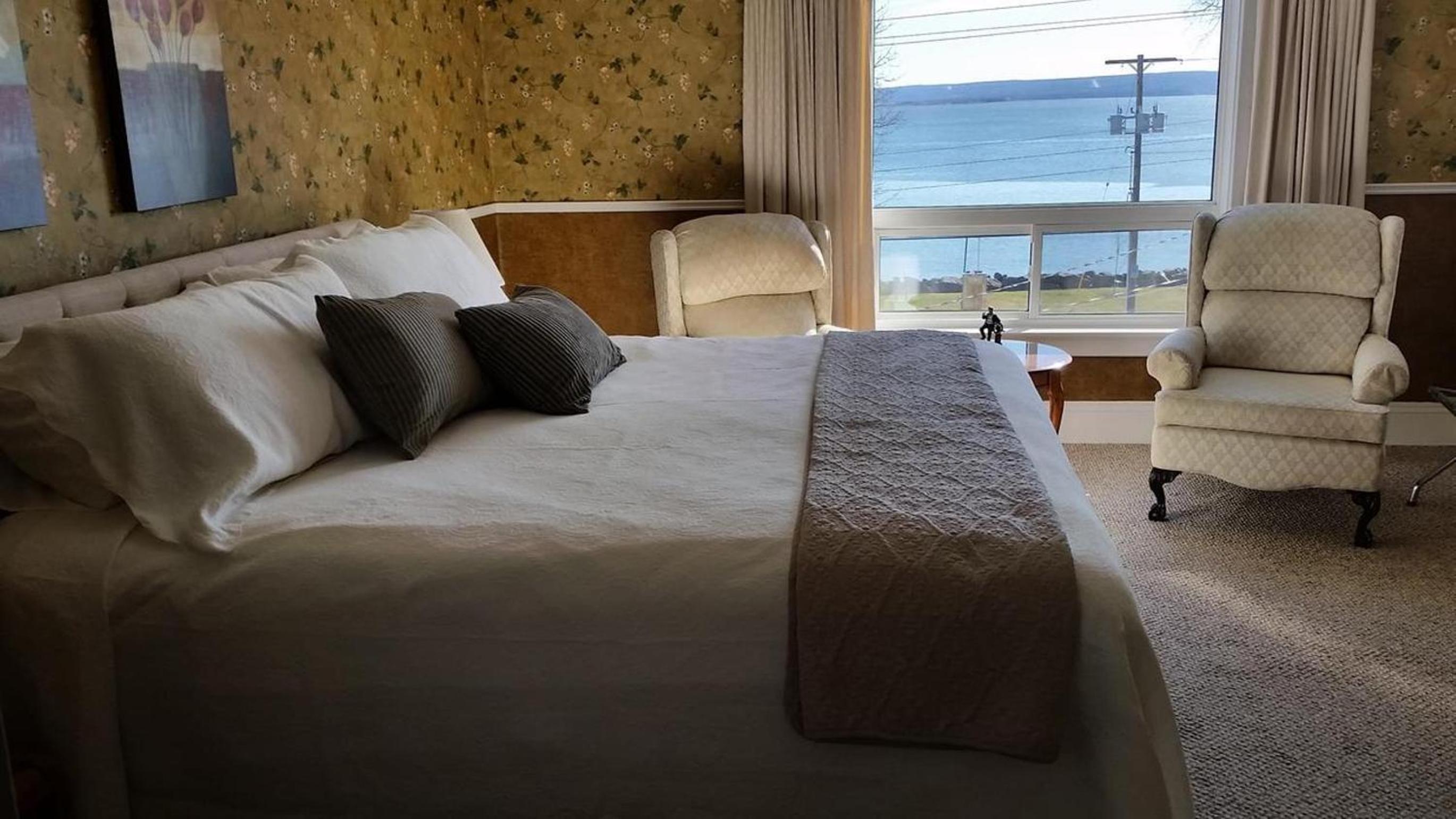 Bayside Inn