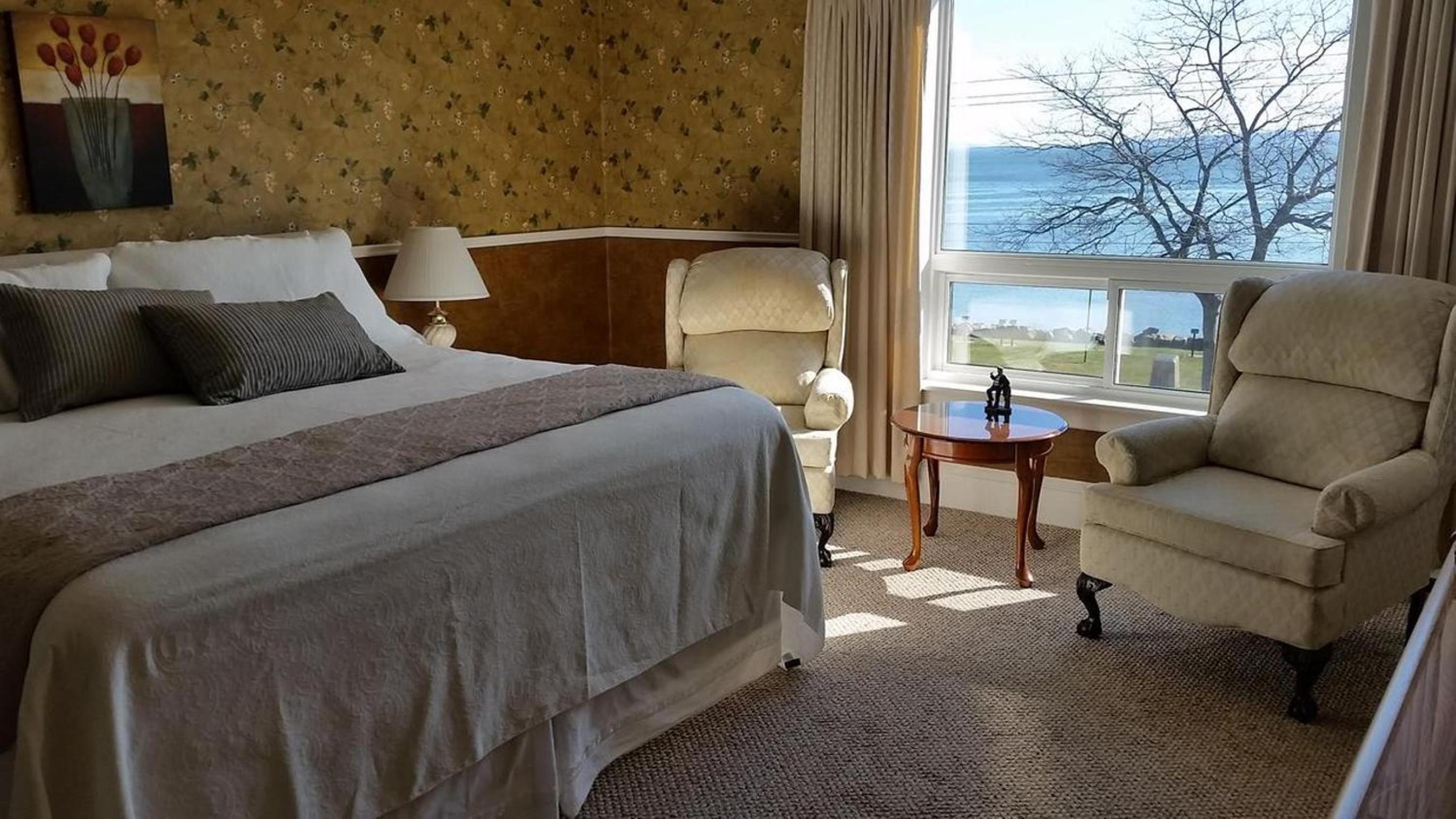 Bayside Inn