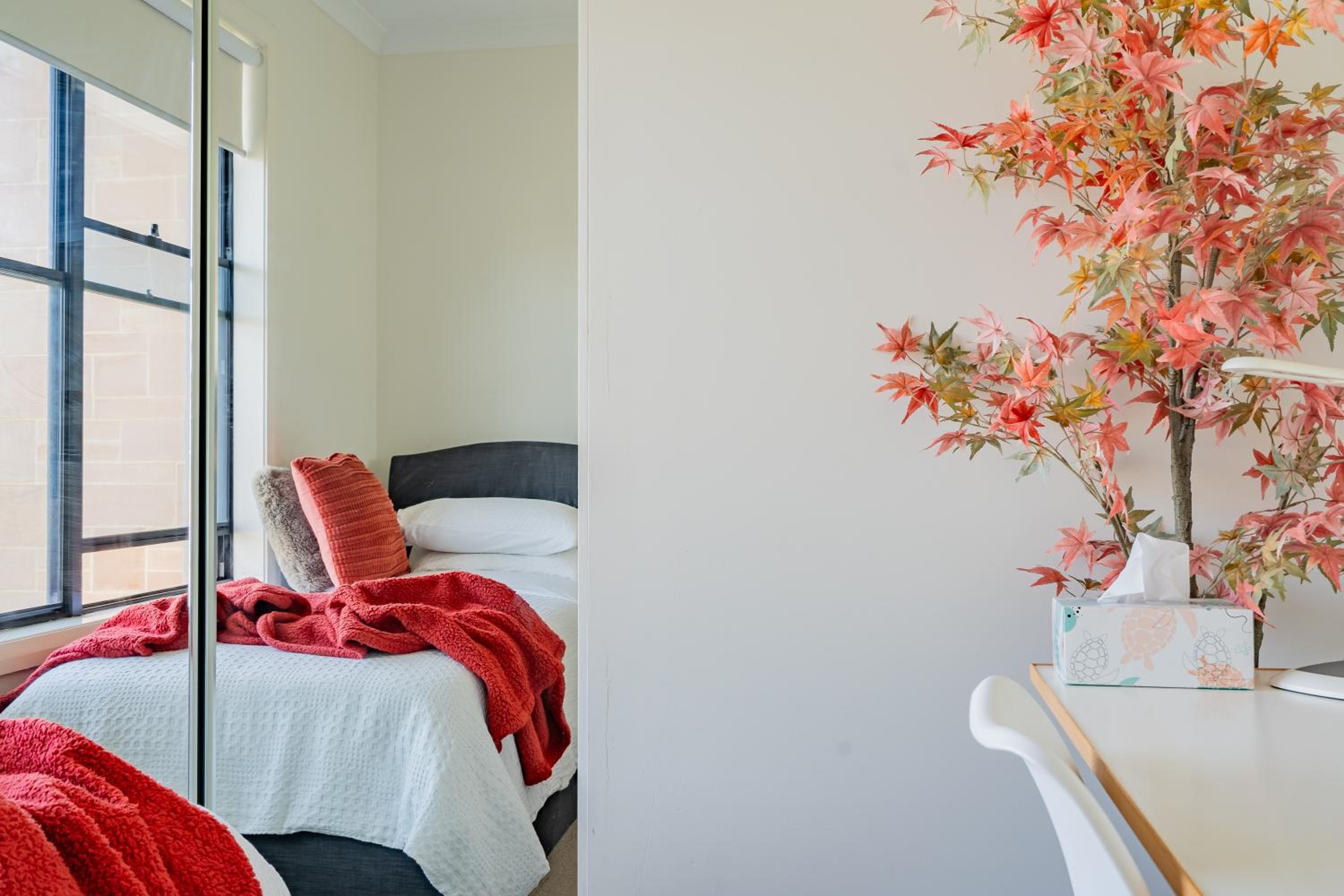 Bright 2BR Home near Beach, Free Parking, WiFi & Full Kitchen