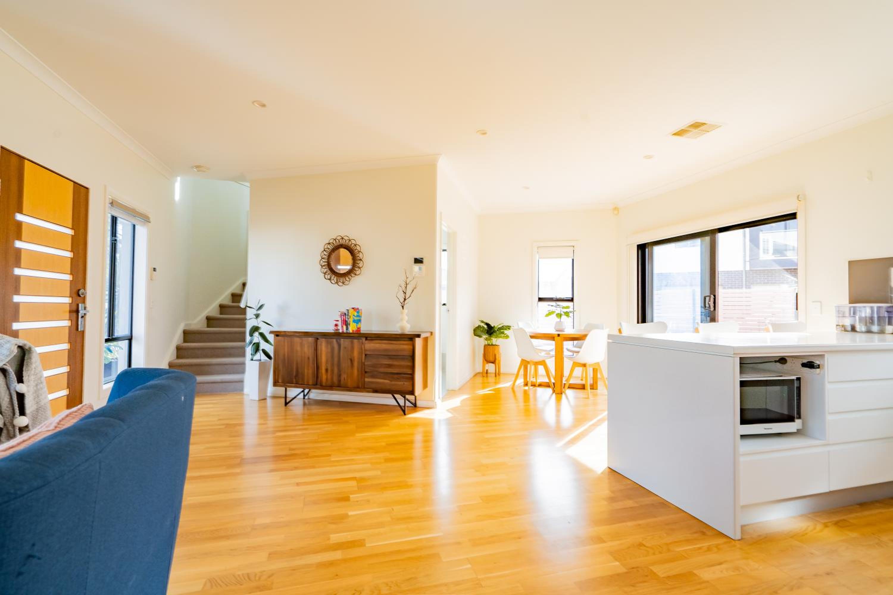 Bright 2BR Home near Beach, Free Parking, WiFi & Full Kitchen