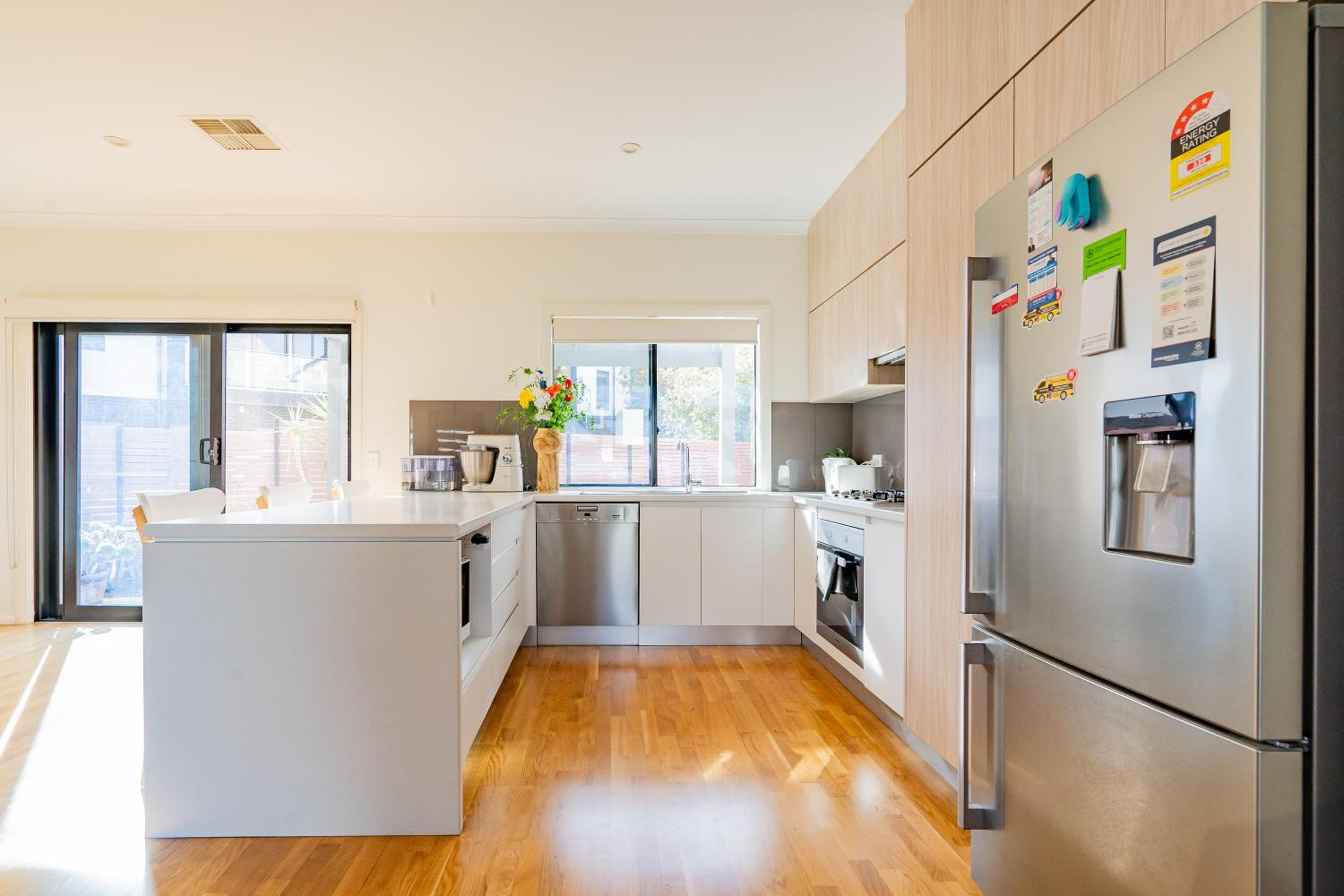 Bright 2BR Home near Beach, Free Parking, WiFi & Full Kitchen