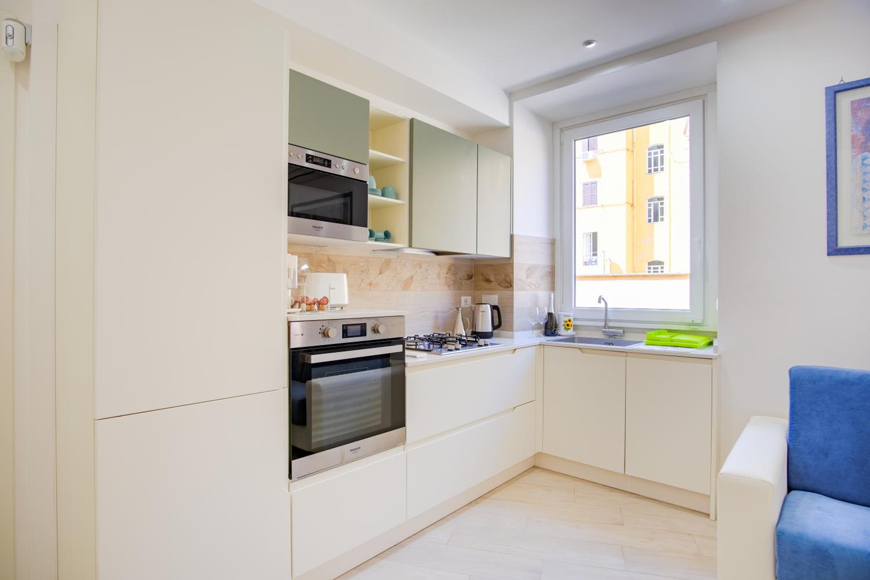 Elegantis Doris Suite Apartment - One Minute Walk to Vatican Museums