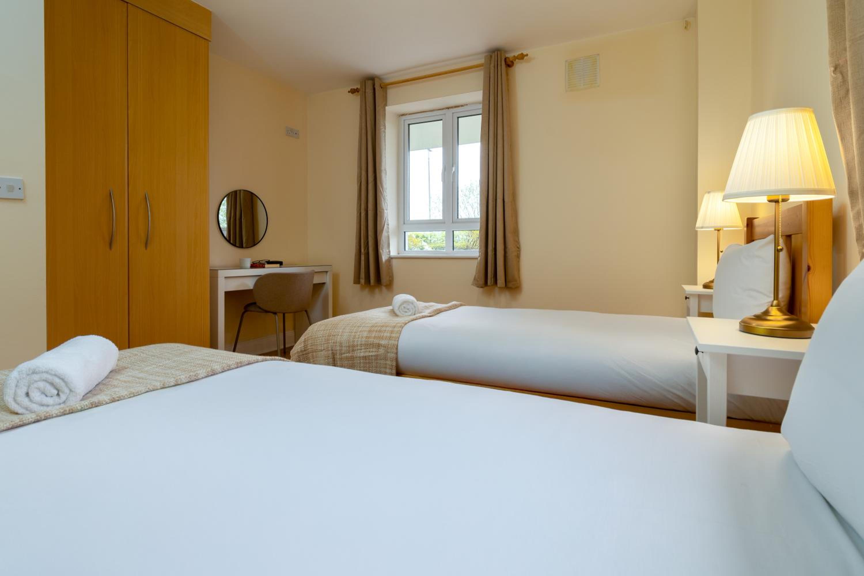 Gort Na Coiribe - Galway Lakeside Apartments