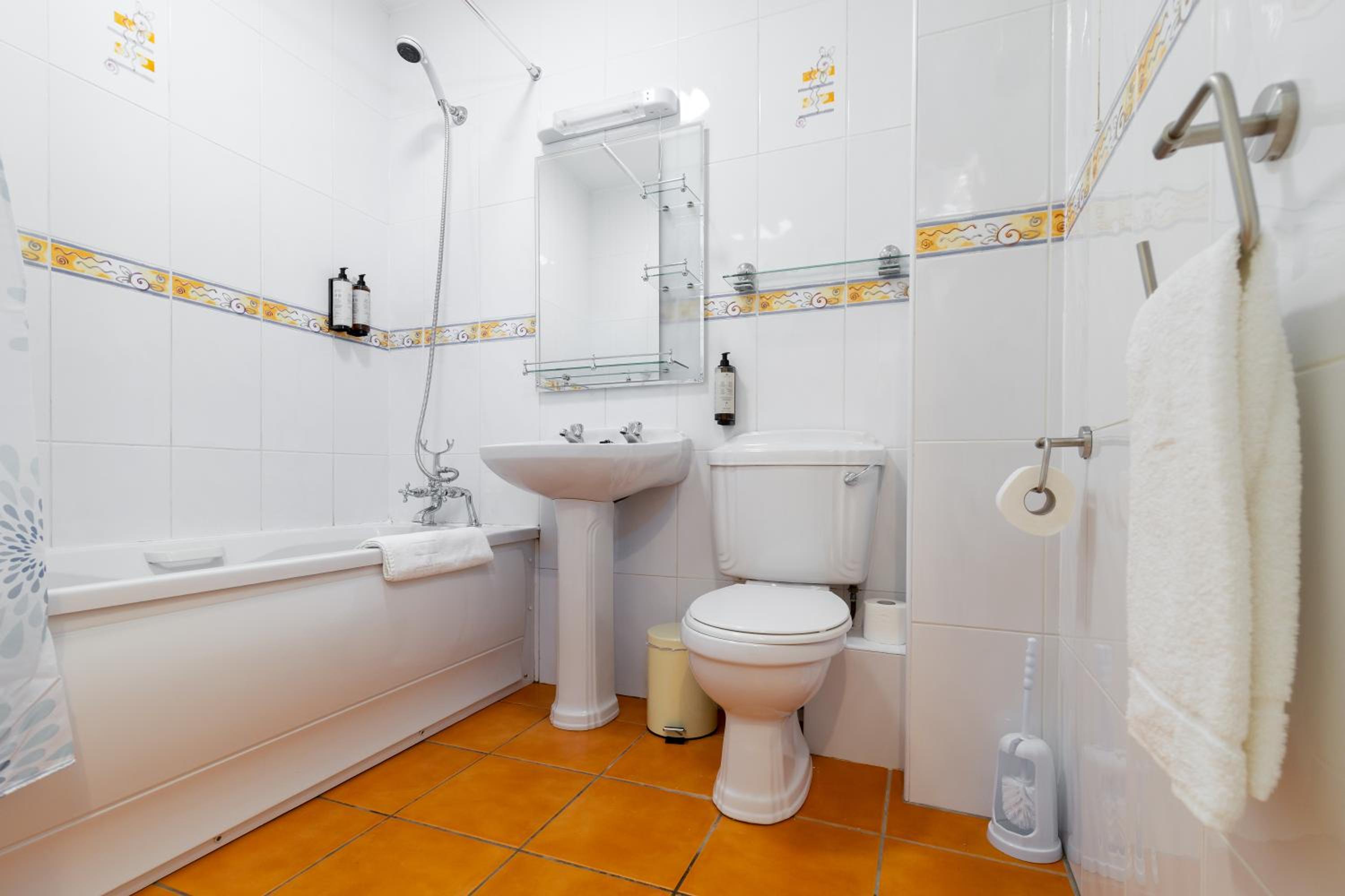 Gort Na Coiribe - Galway Lakeside Apartments