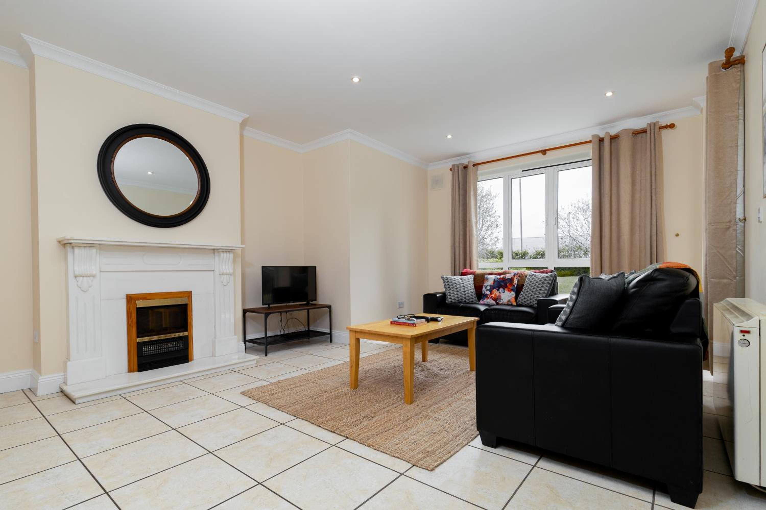 Gort Na Coiribe - Galway Lakeside Apartments