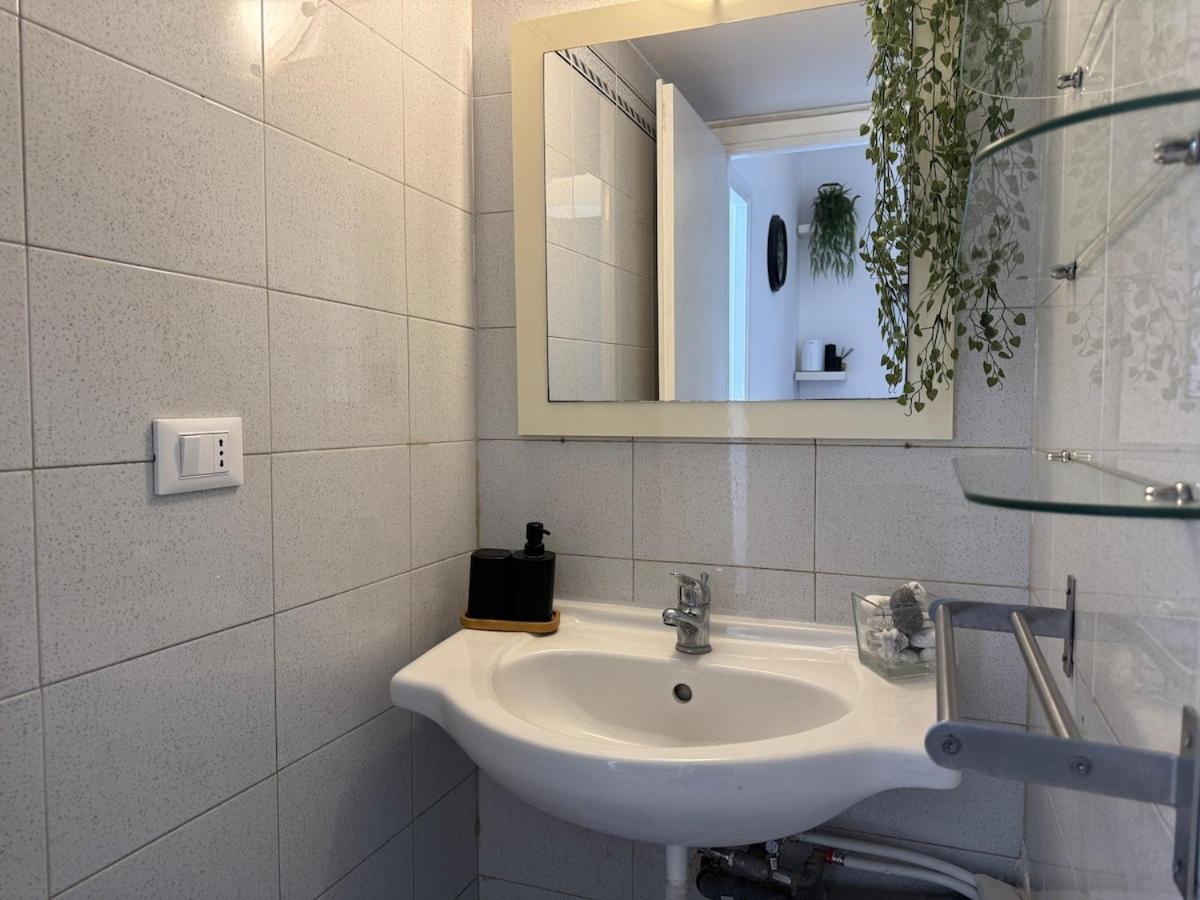 DOMUS I Cozy Apt -20 min from Colosseum