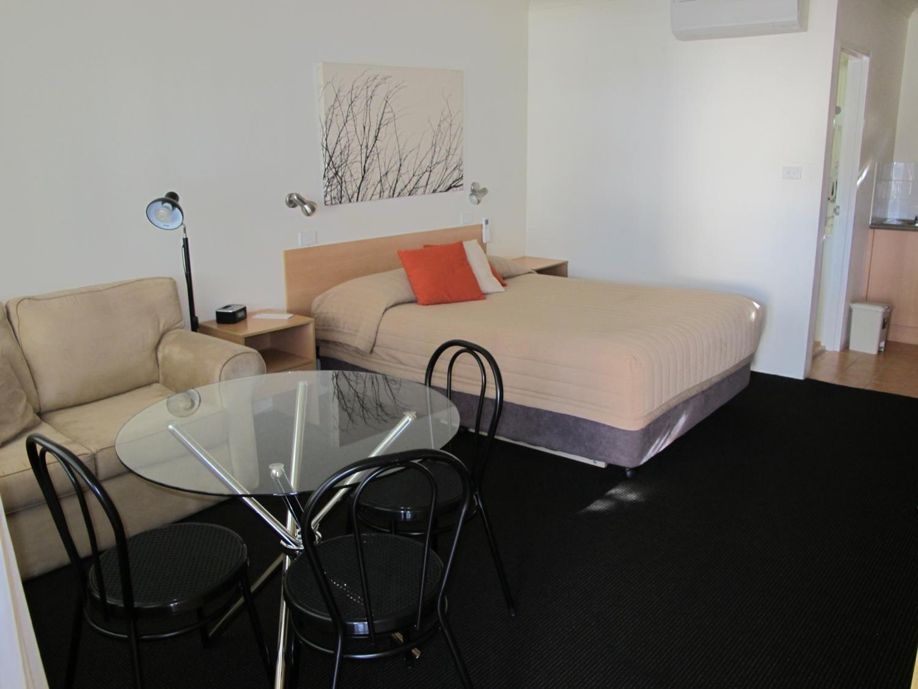 Aston Hill Motor Lodge