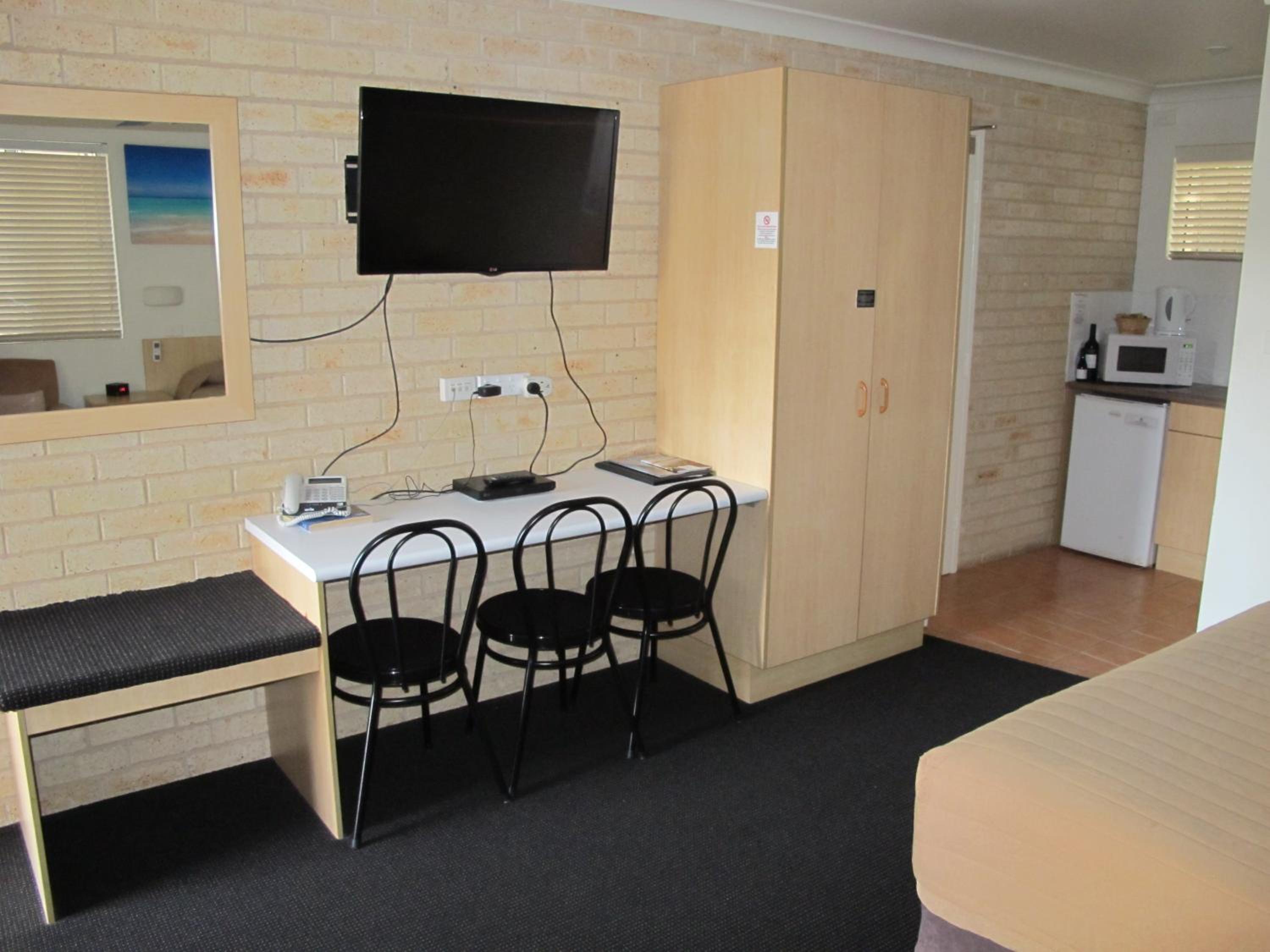 Aston Hill Motor Lodge