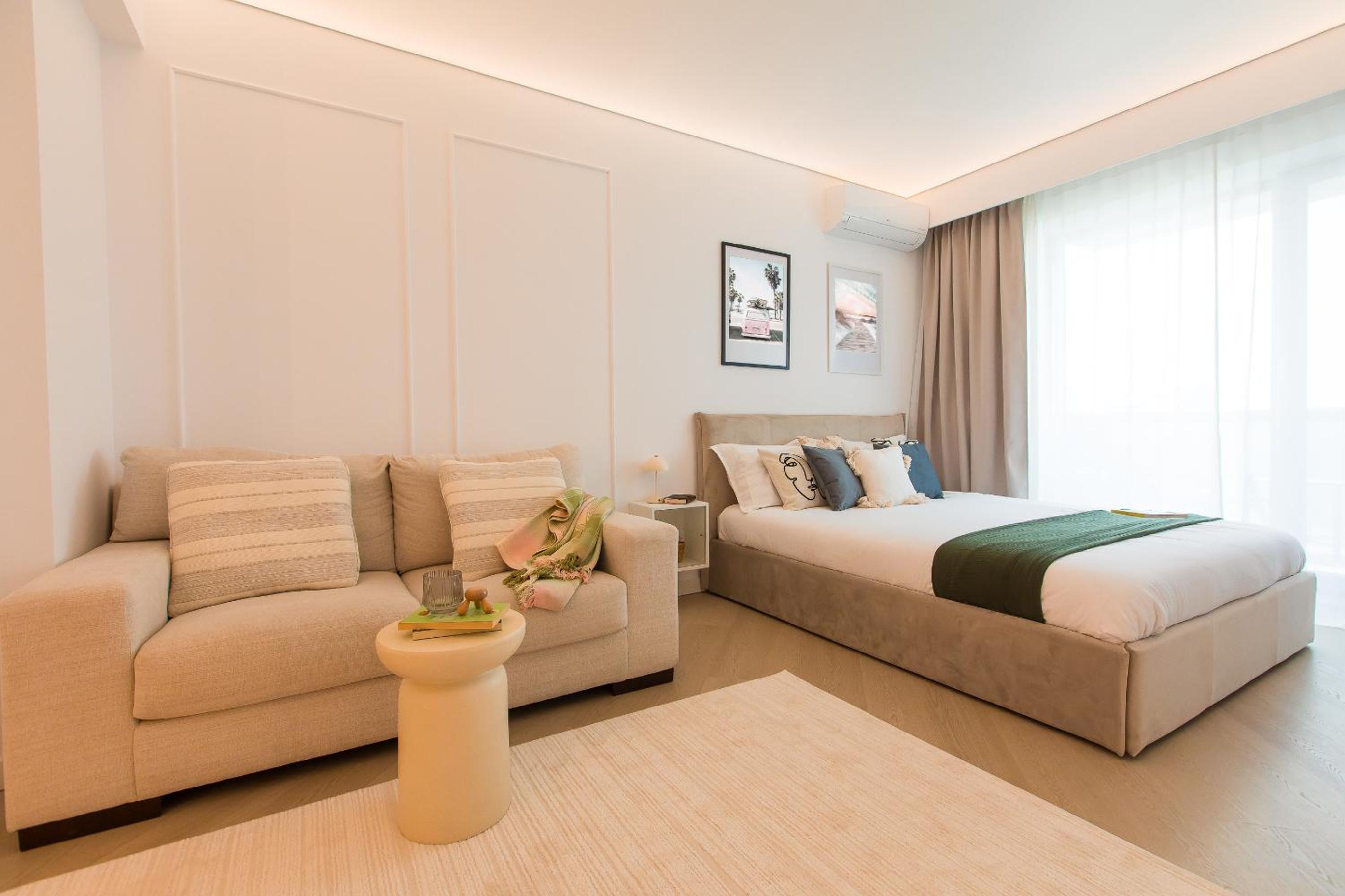 Cortina North - Skyline Studio with City Views
