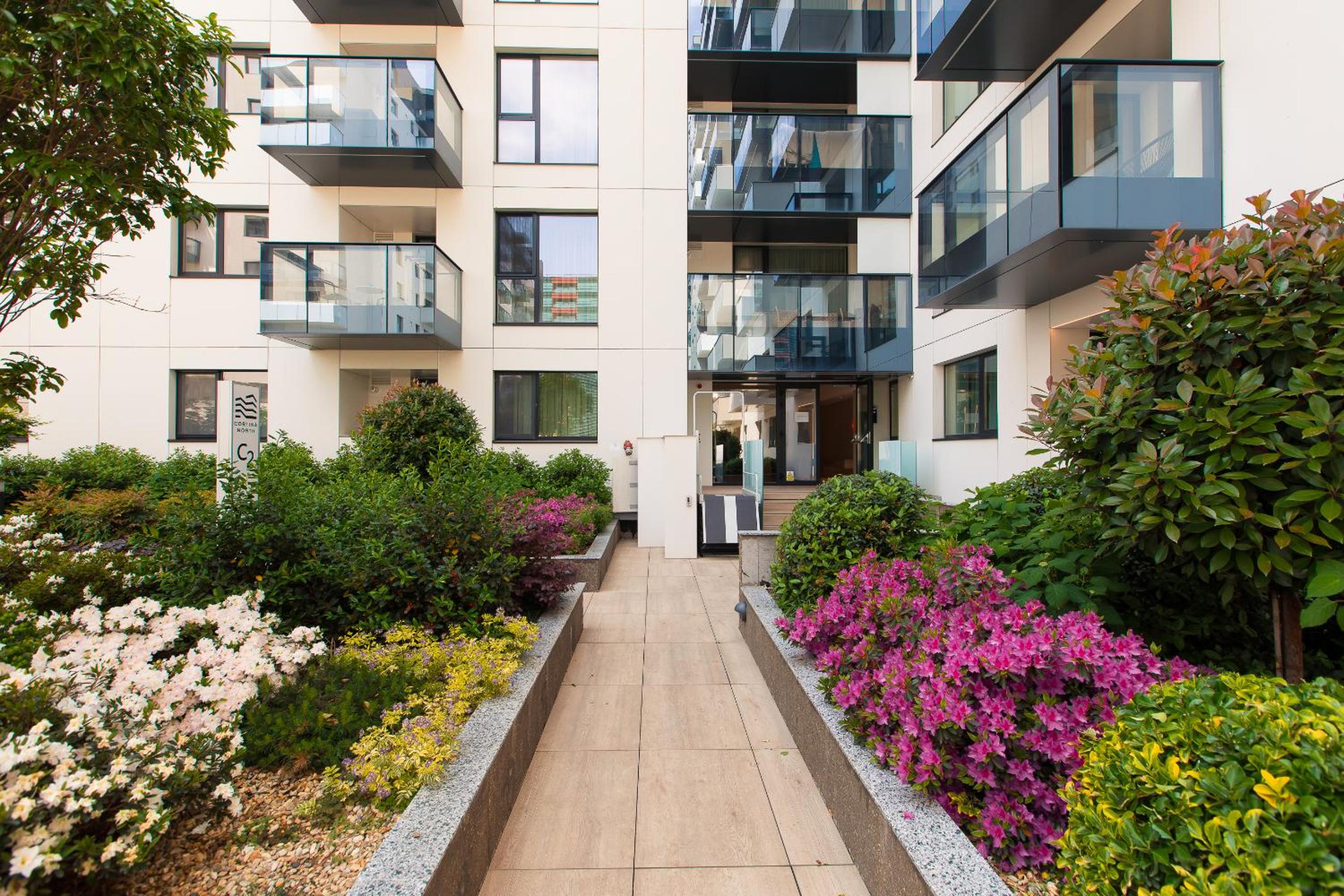 Cortina North - Skyline Studio with City Views