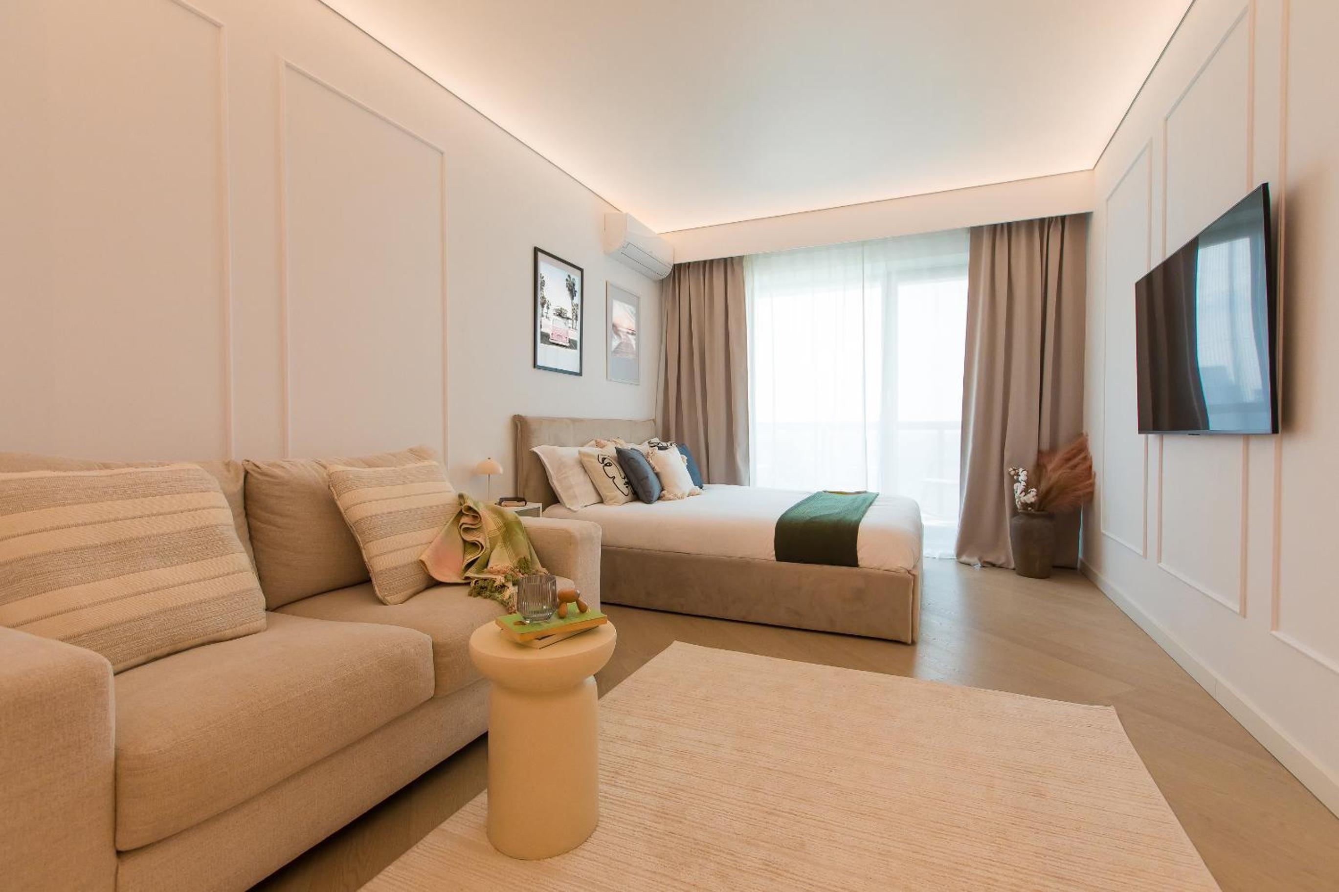 Cortina North - Skyline Studio with City Views