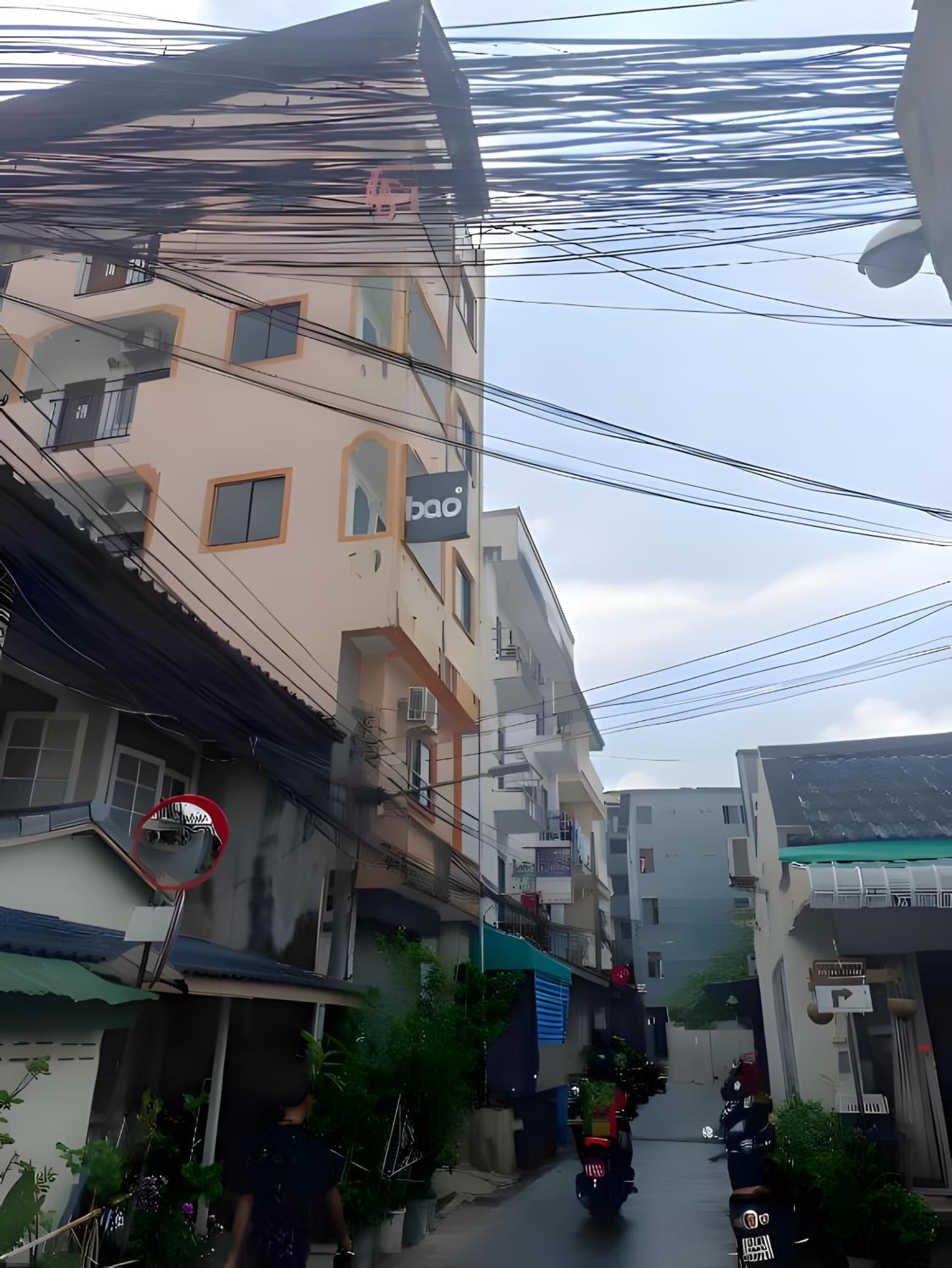 xx BAO Patong Beach Phuket - เบา ป่าตองบีช